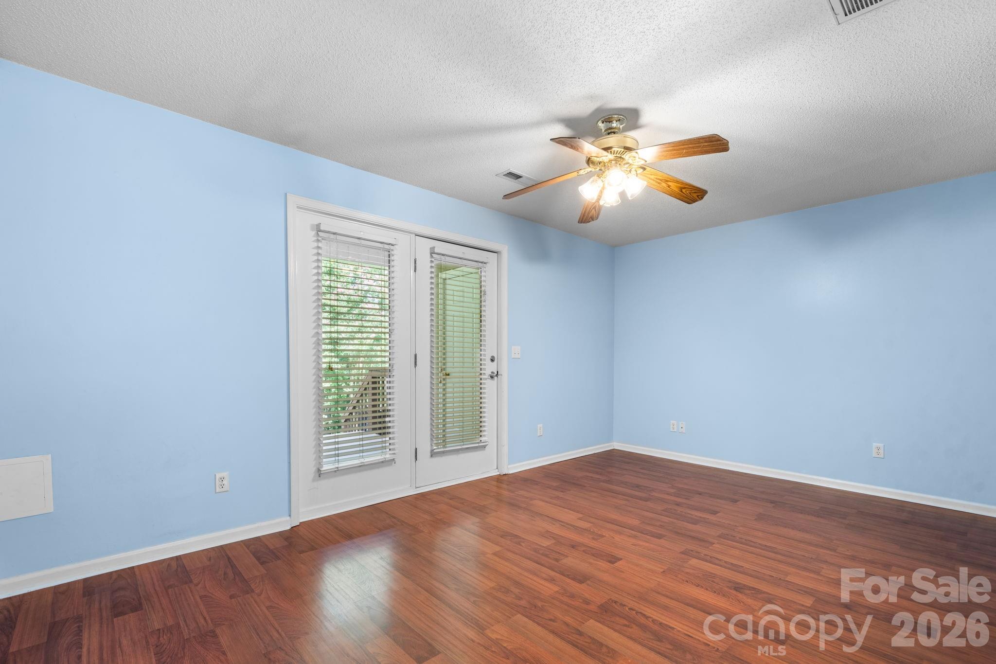 3245 White Oak Court