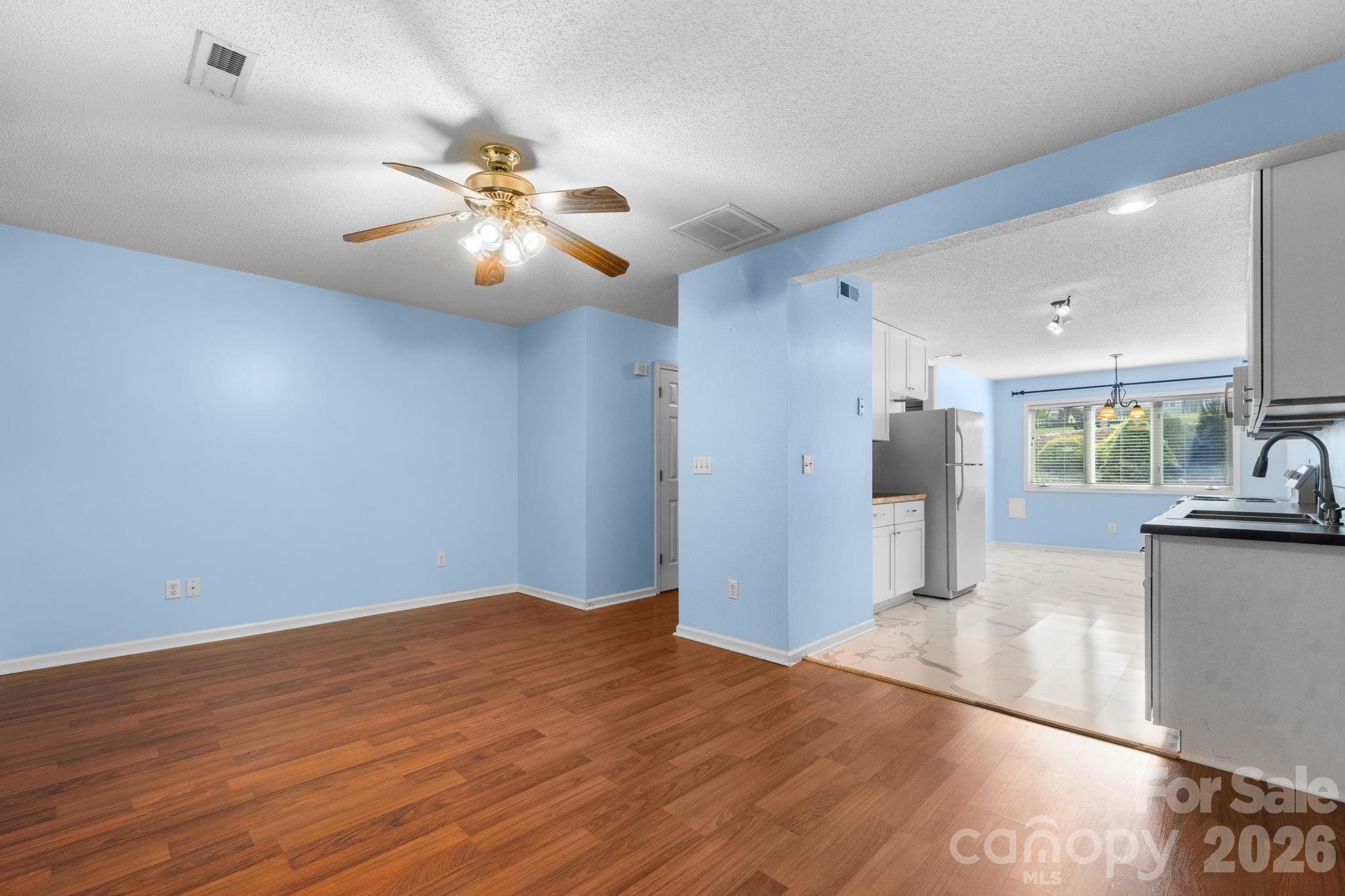 3245 White Oak Court