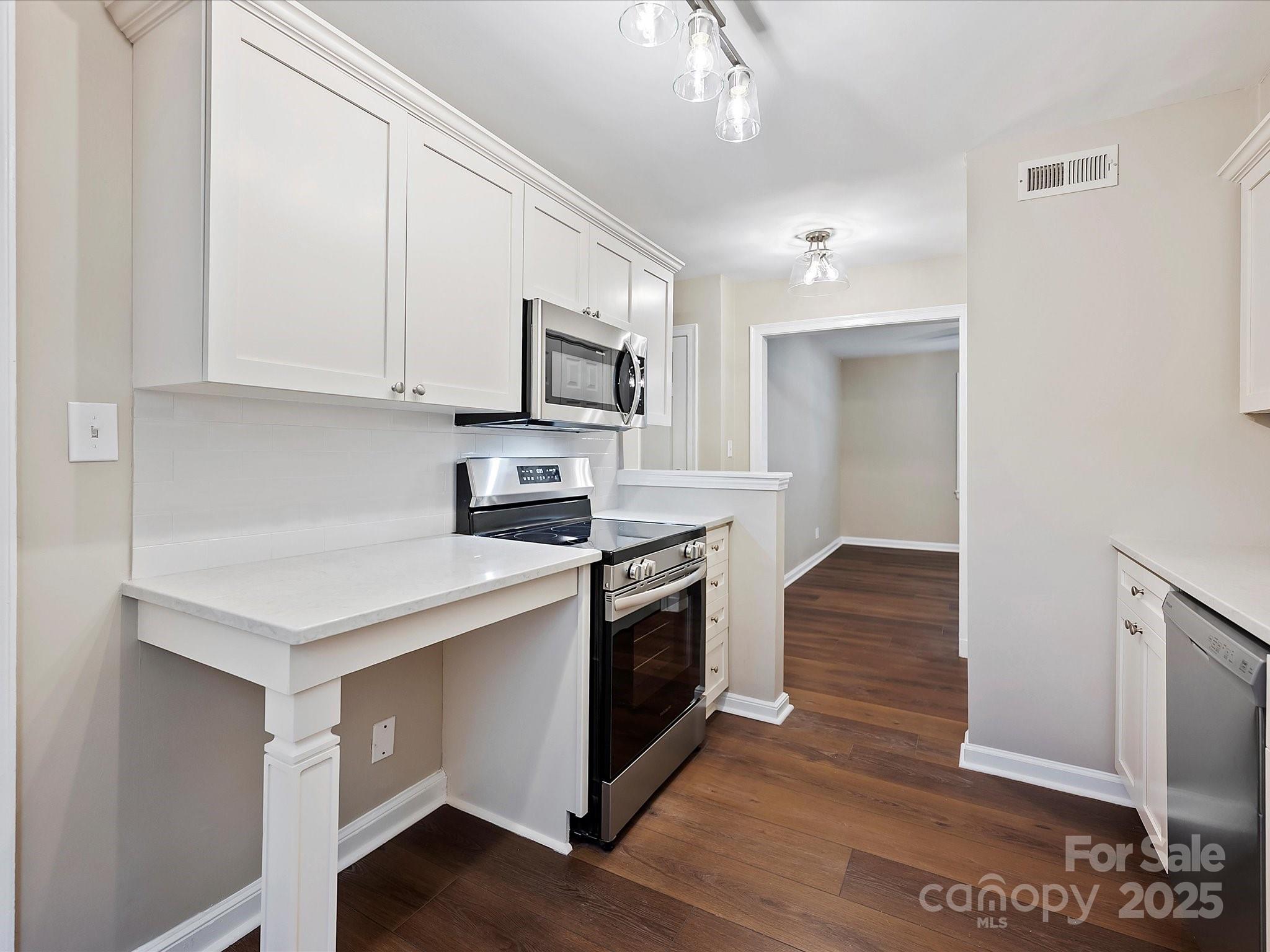 107 S Laurel Avenue 101A