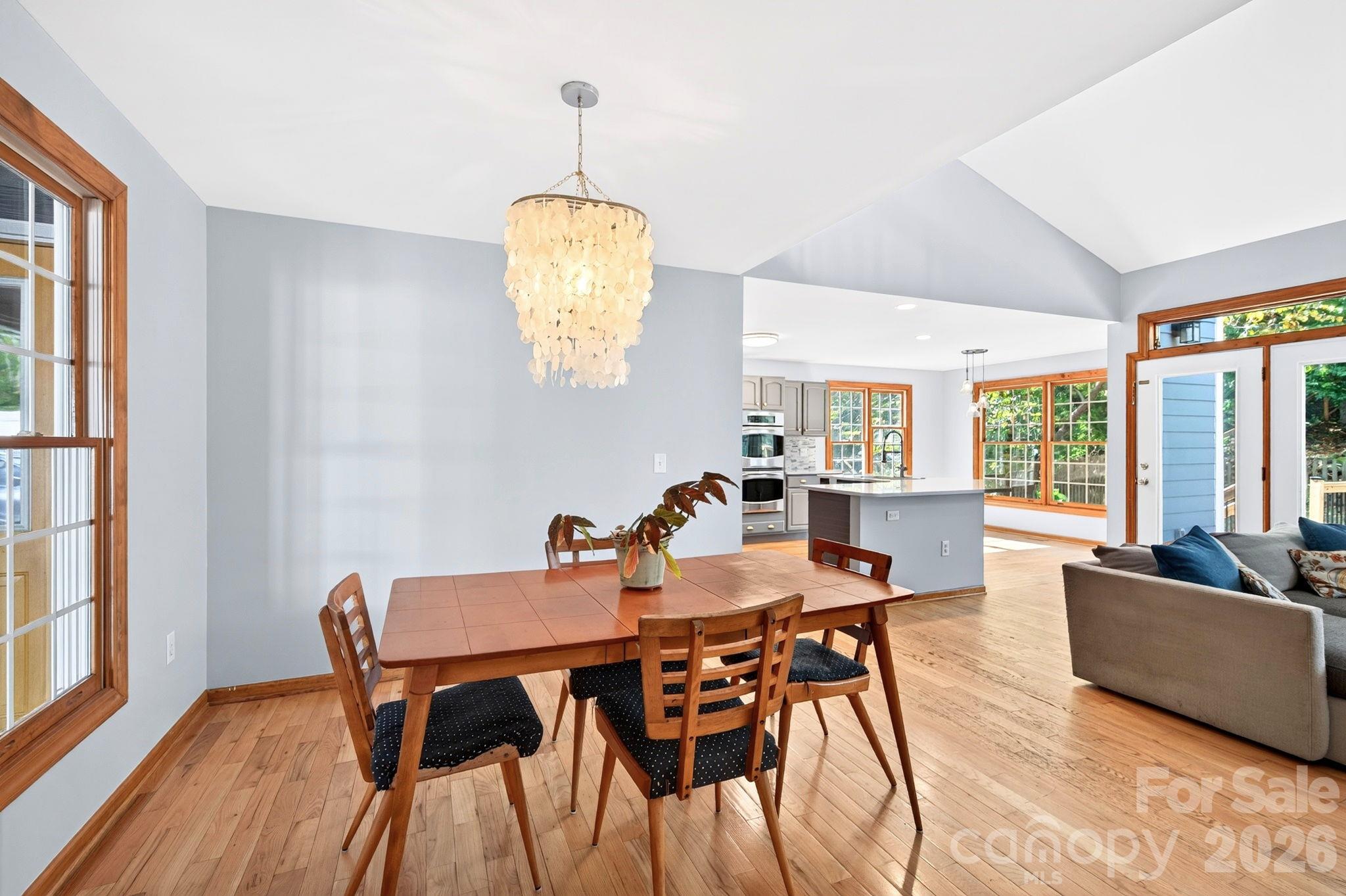 16 Pinecroft Road