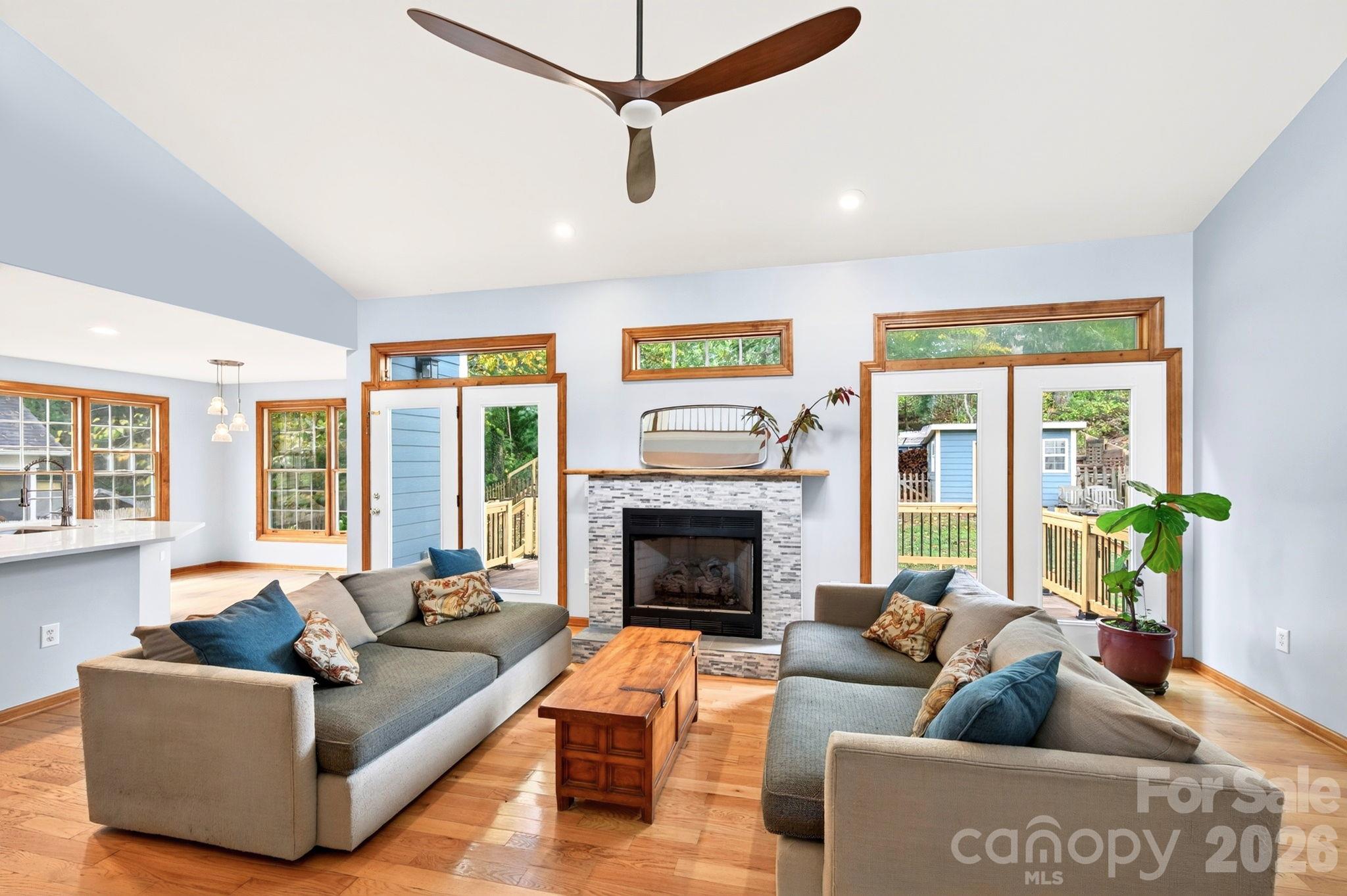 16 Pinecroft Road