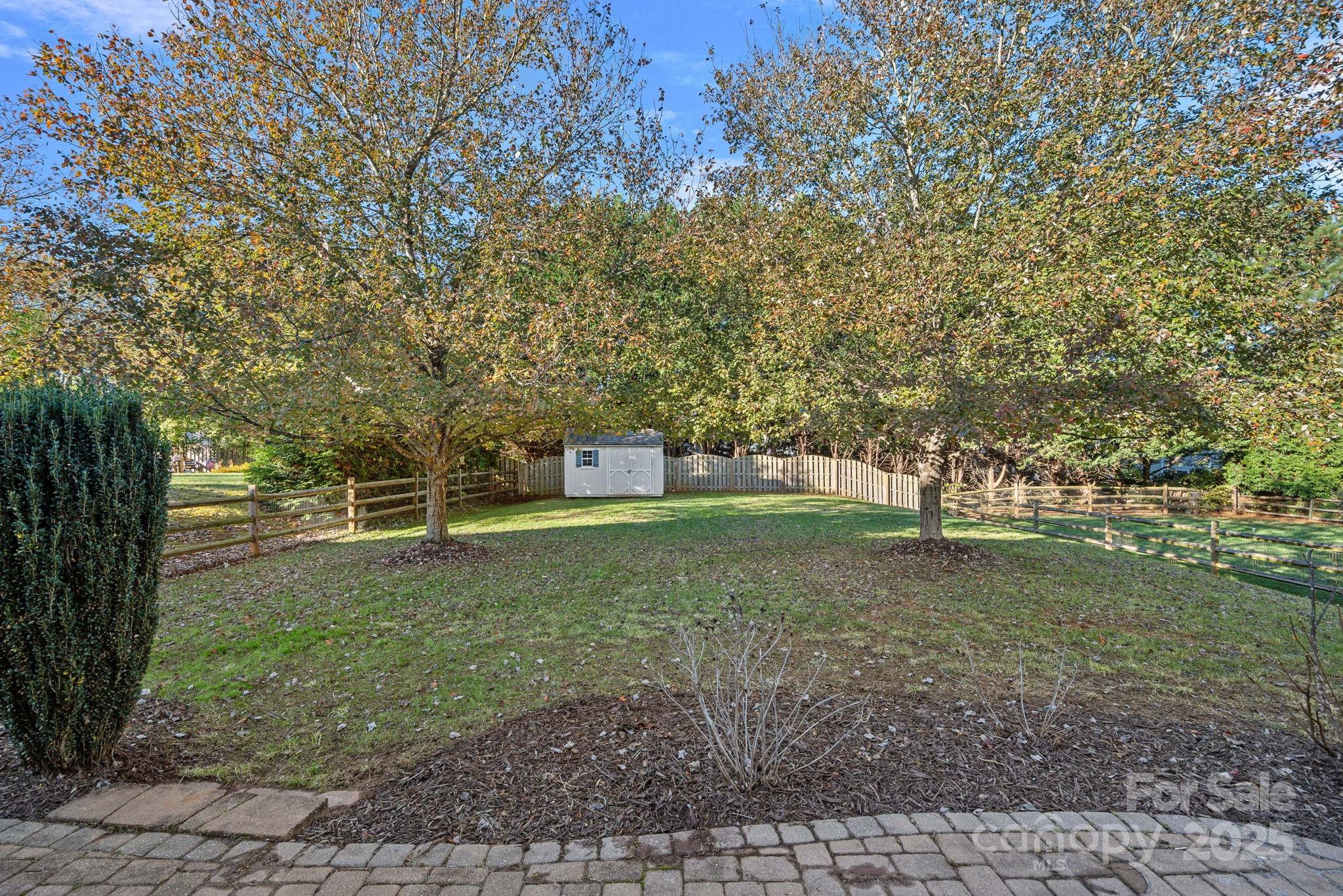 143 N Wendover Trace