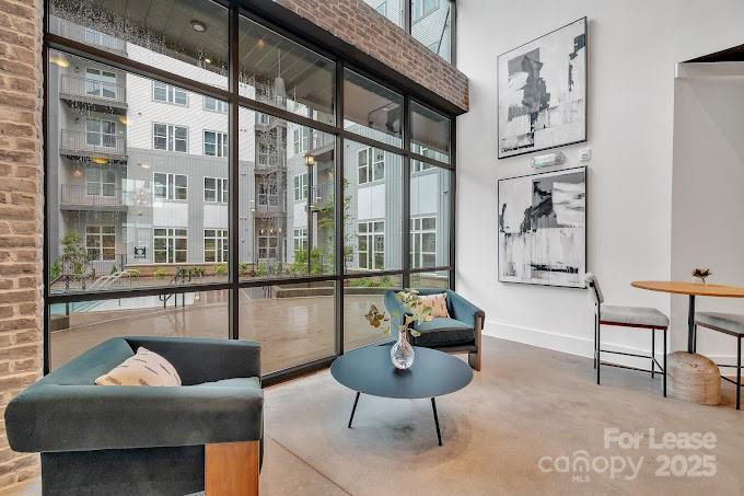 2020 W Morehead Street XM