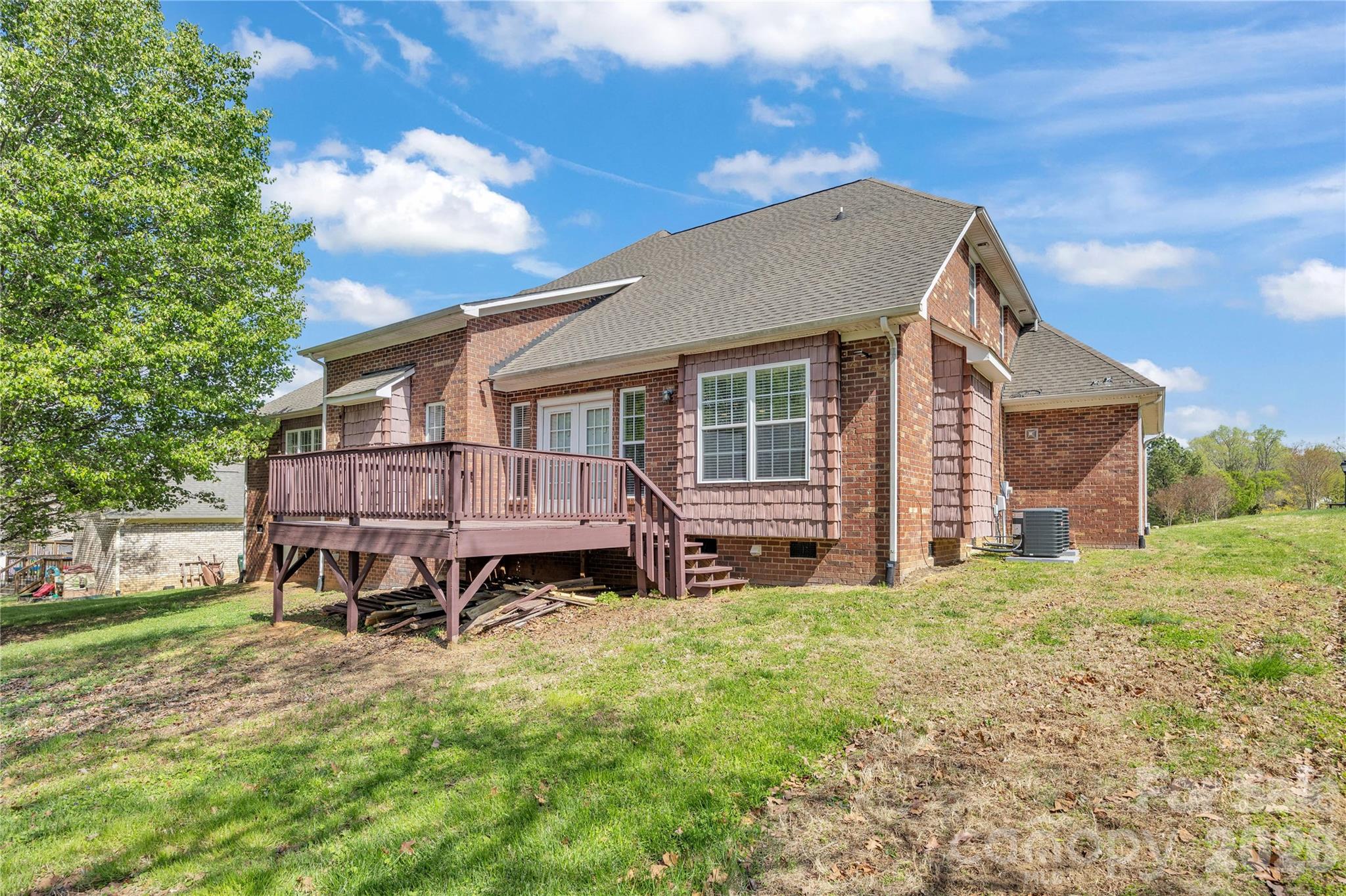 1206 Edgewater Court