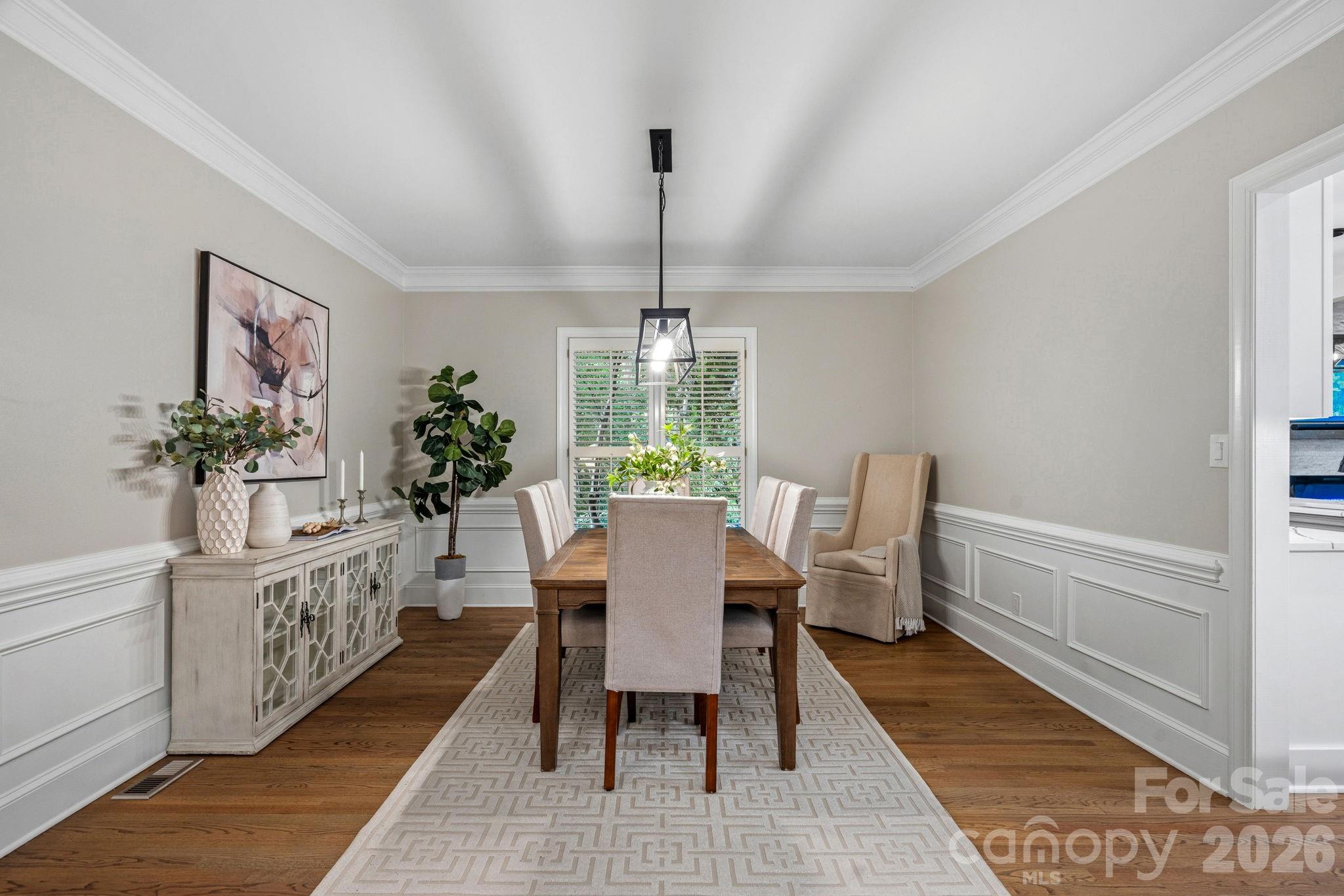 5634 Camelot Drive