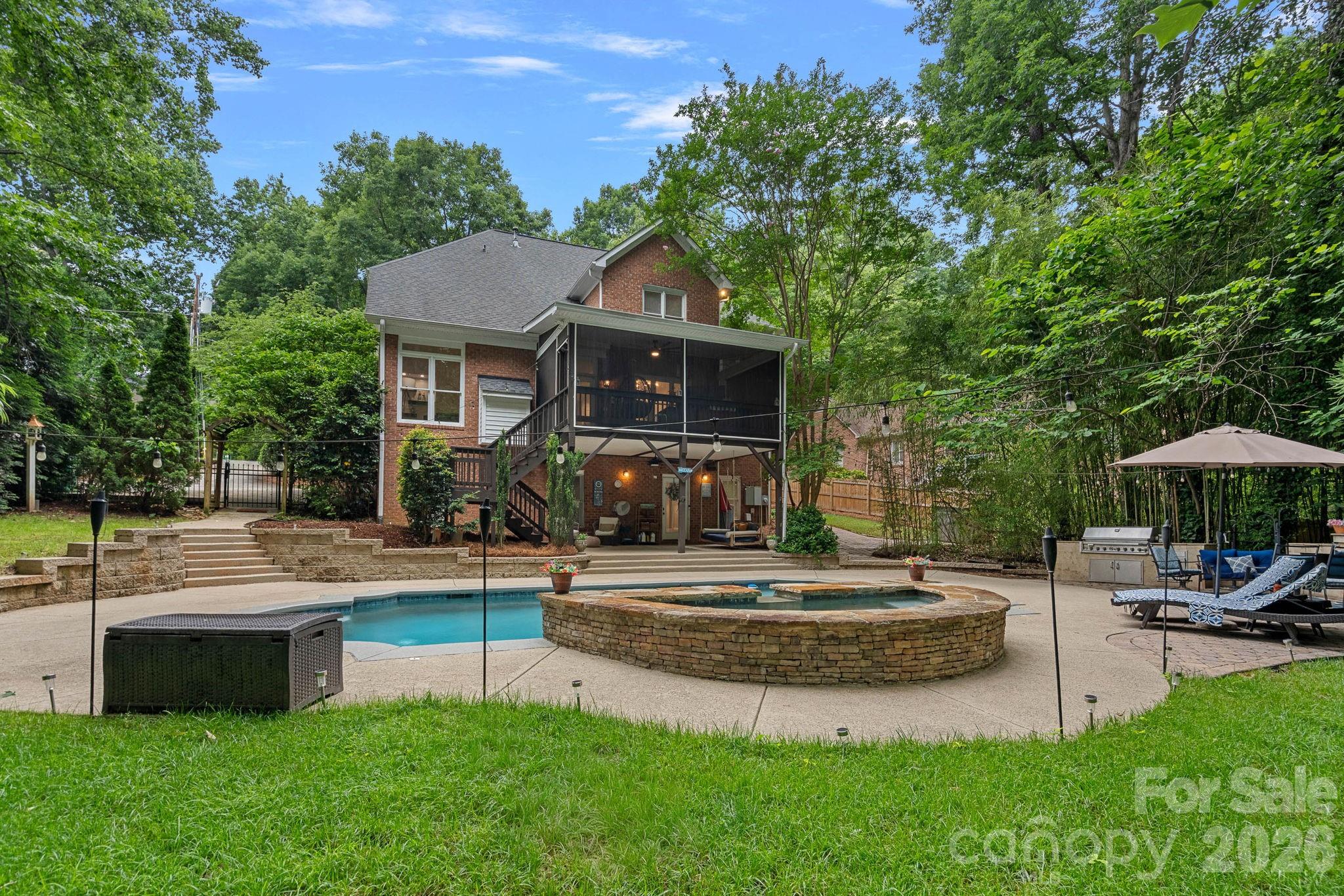5634 Camelot Drive