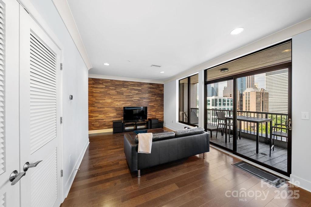 222 S Caldwell Street 1509