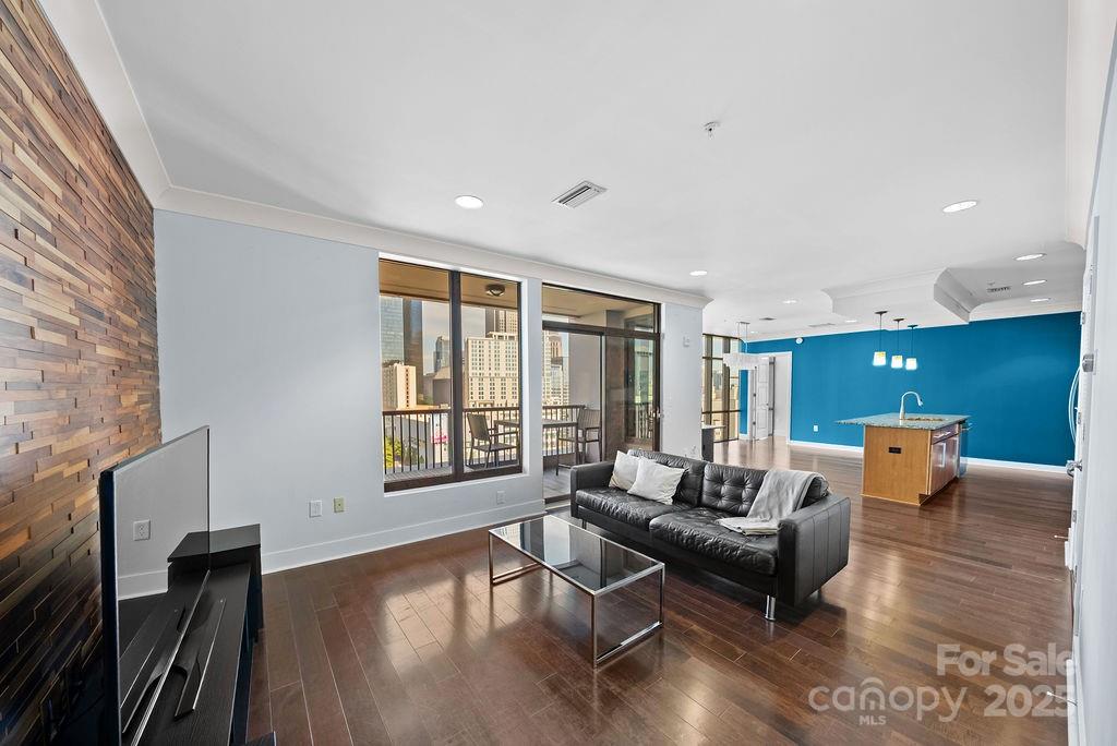 222 S Caldwell Street 1509