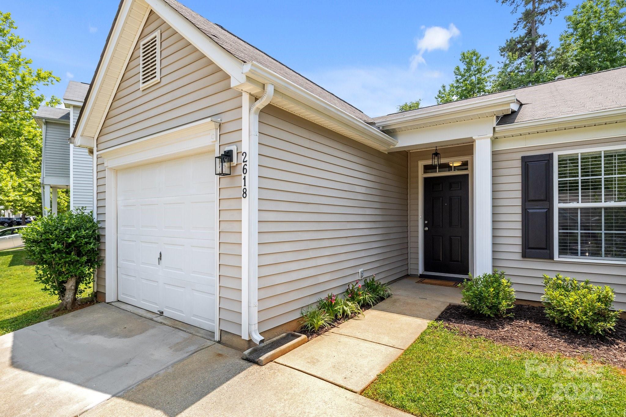 2618 Oasis Lane