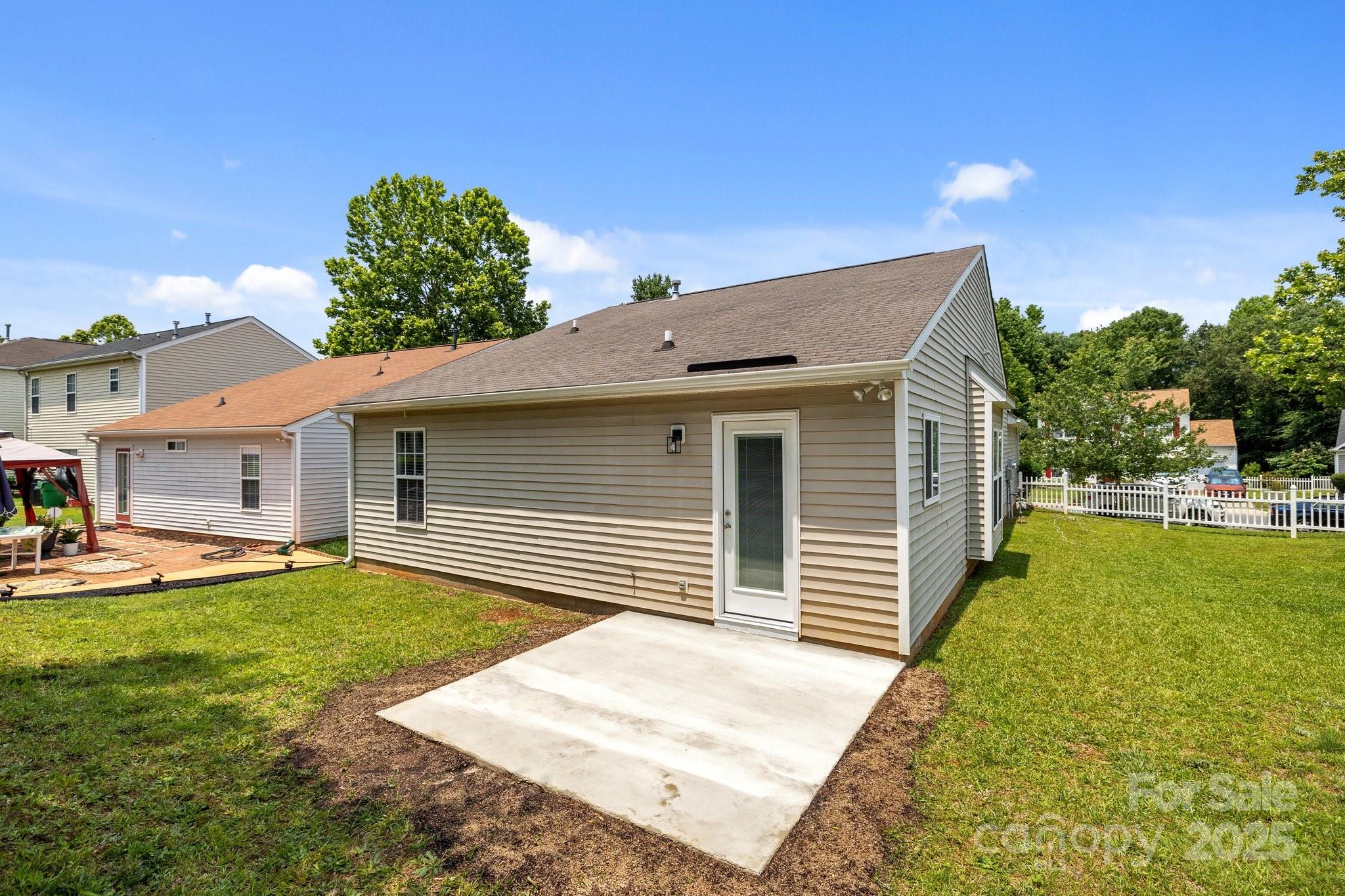 2618 Oasis Lane
