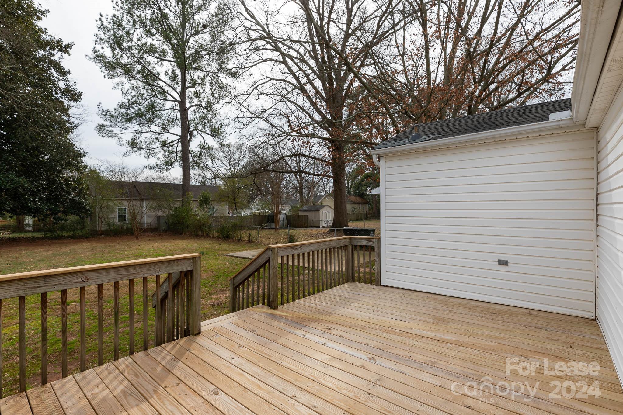 Seventeen Acres - Residential Lease