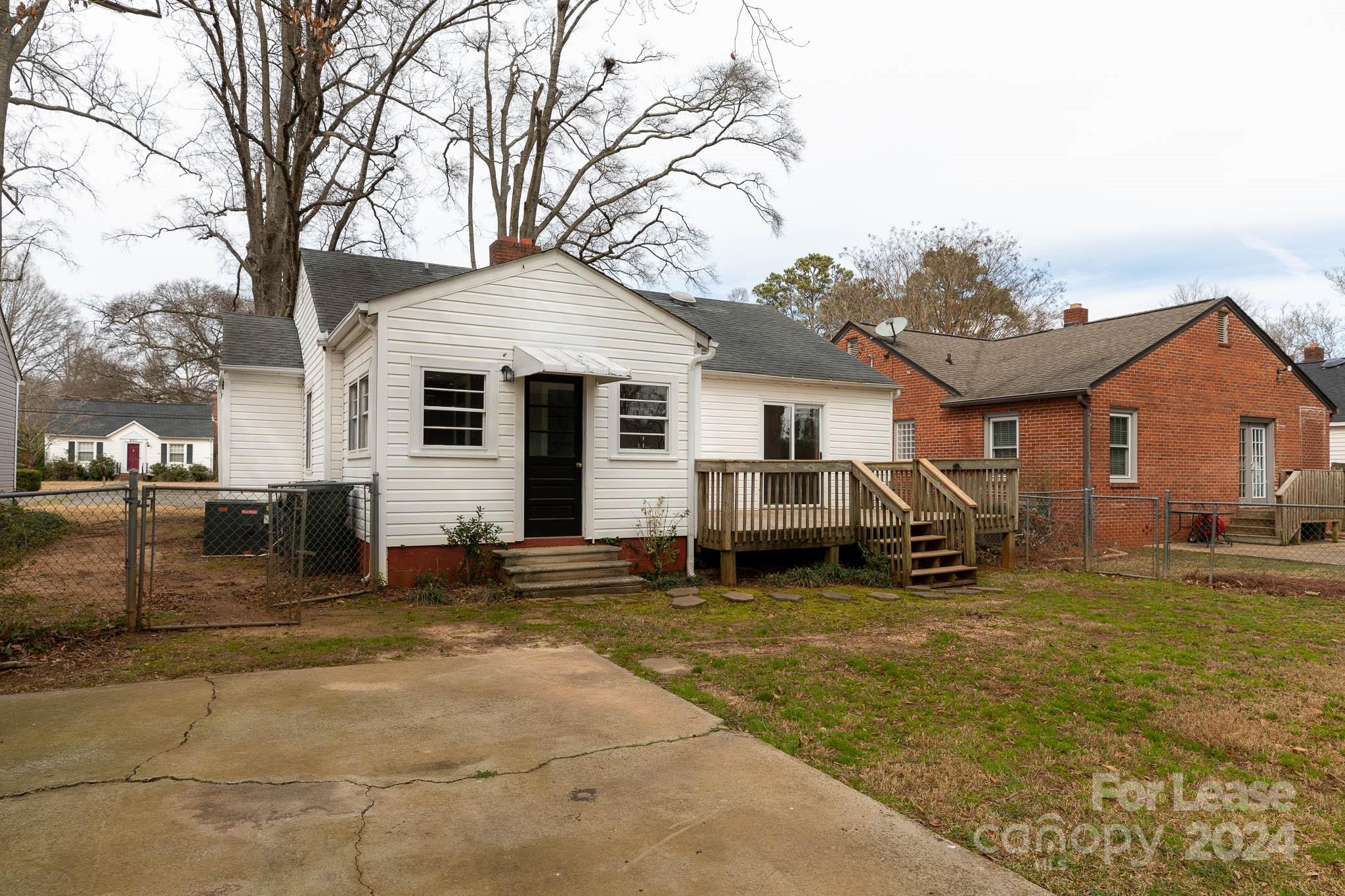 Seventeen Acres - Residential Lease