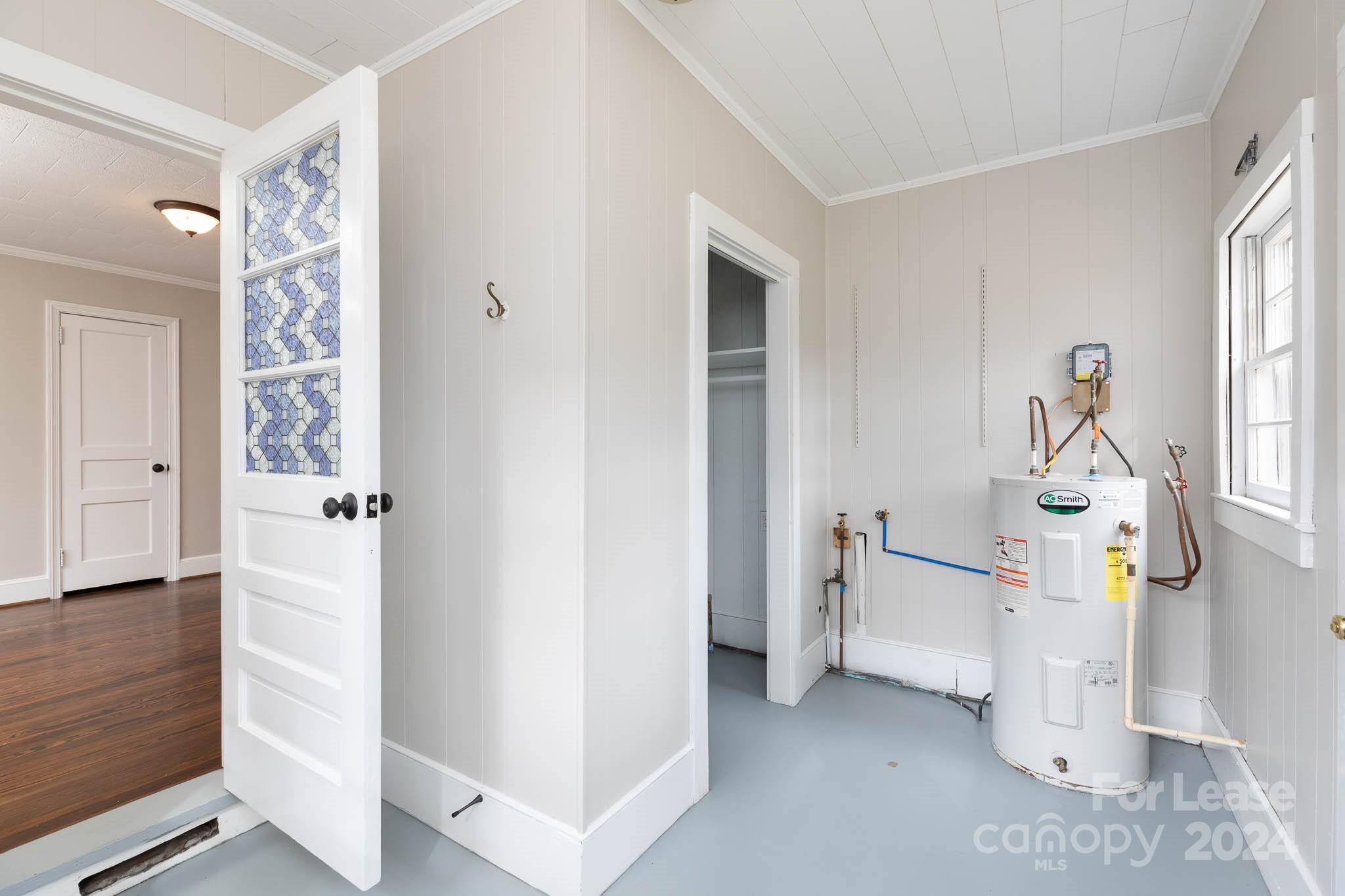 Seventeen Acres - Residential Lease