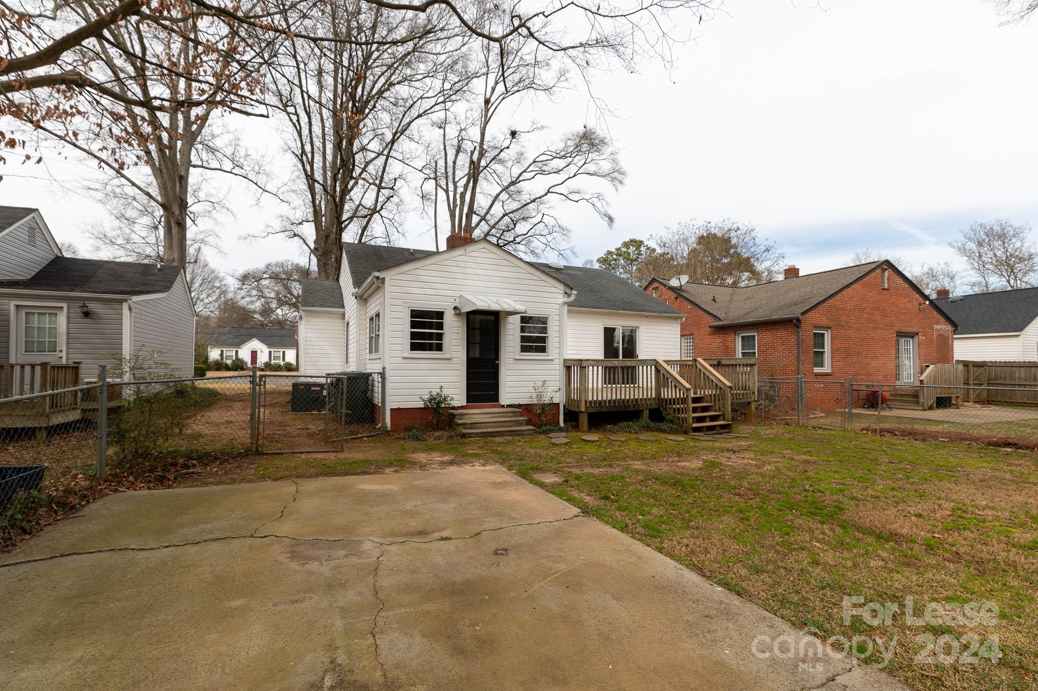 Seventeen Acres - Residential Lease