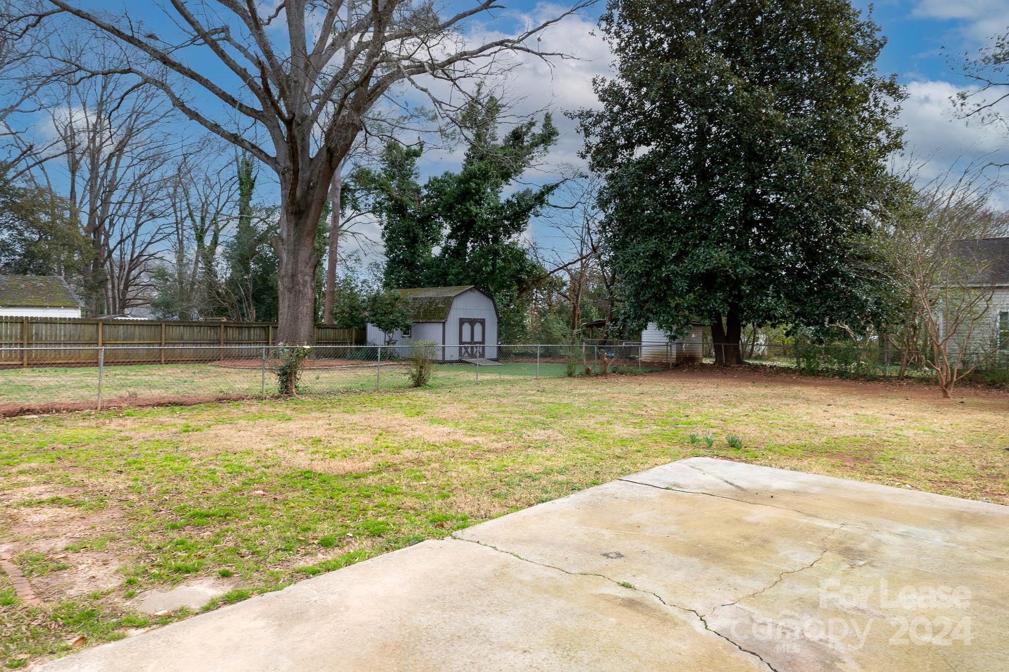 Seventeen Acres - Residential Lease