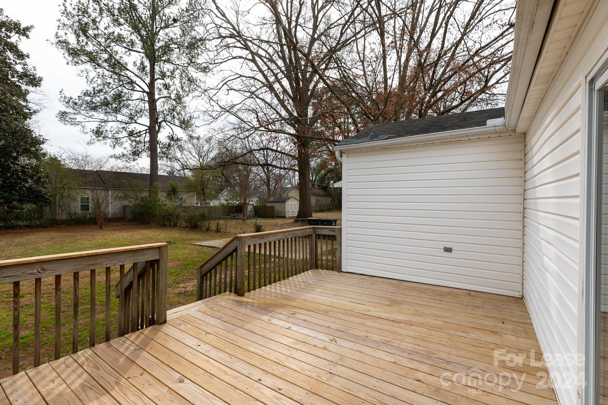 Seventeen Acres - Residential Lease