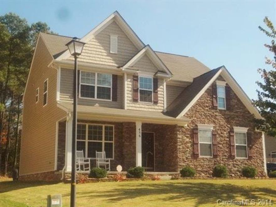 Lovely home in Estate Section of Sweetwater Plantation. Front Porch, Stone Accents, New Granite Kit Countertops, 36" kitchen cab, New Laminate Floors in Formal DR, Foyer, F Room, 9' Ceilings DS, Cathedral Ceiling/Plant Shelf in Master BR & Bath, Upgraded Trim Pkg, Office Downstairs, Loft Area
On 2nd Floor, MB w/garden tub, separate shower, water closet, WI Closet in MB, Oversized concrete Patio, Side Load Garage, Extra Concrete Added for Additional Parking, wooded rear yd, Partial Sodded Yd.