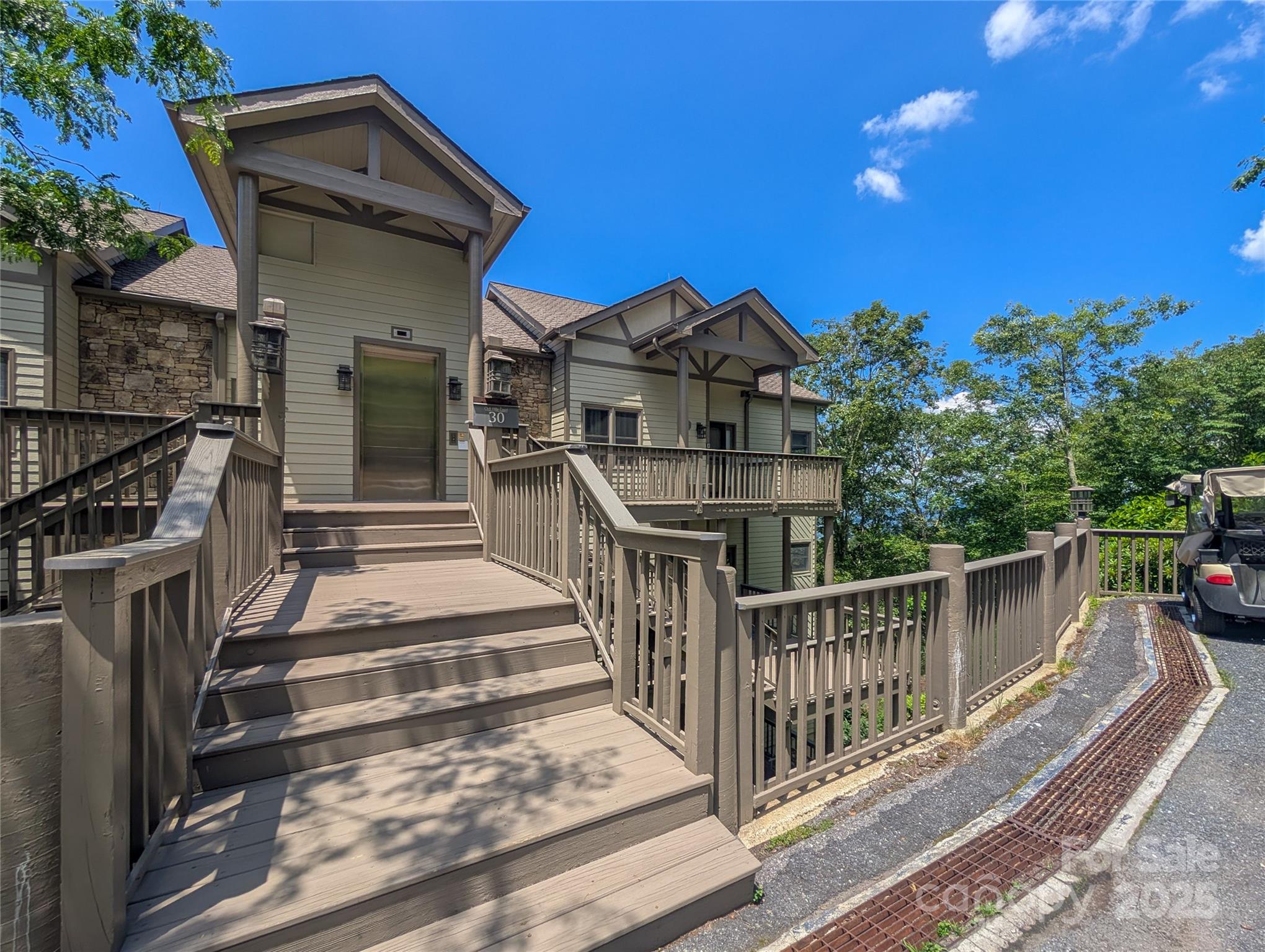 30 Club Villa Court B2