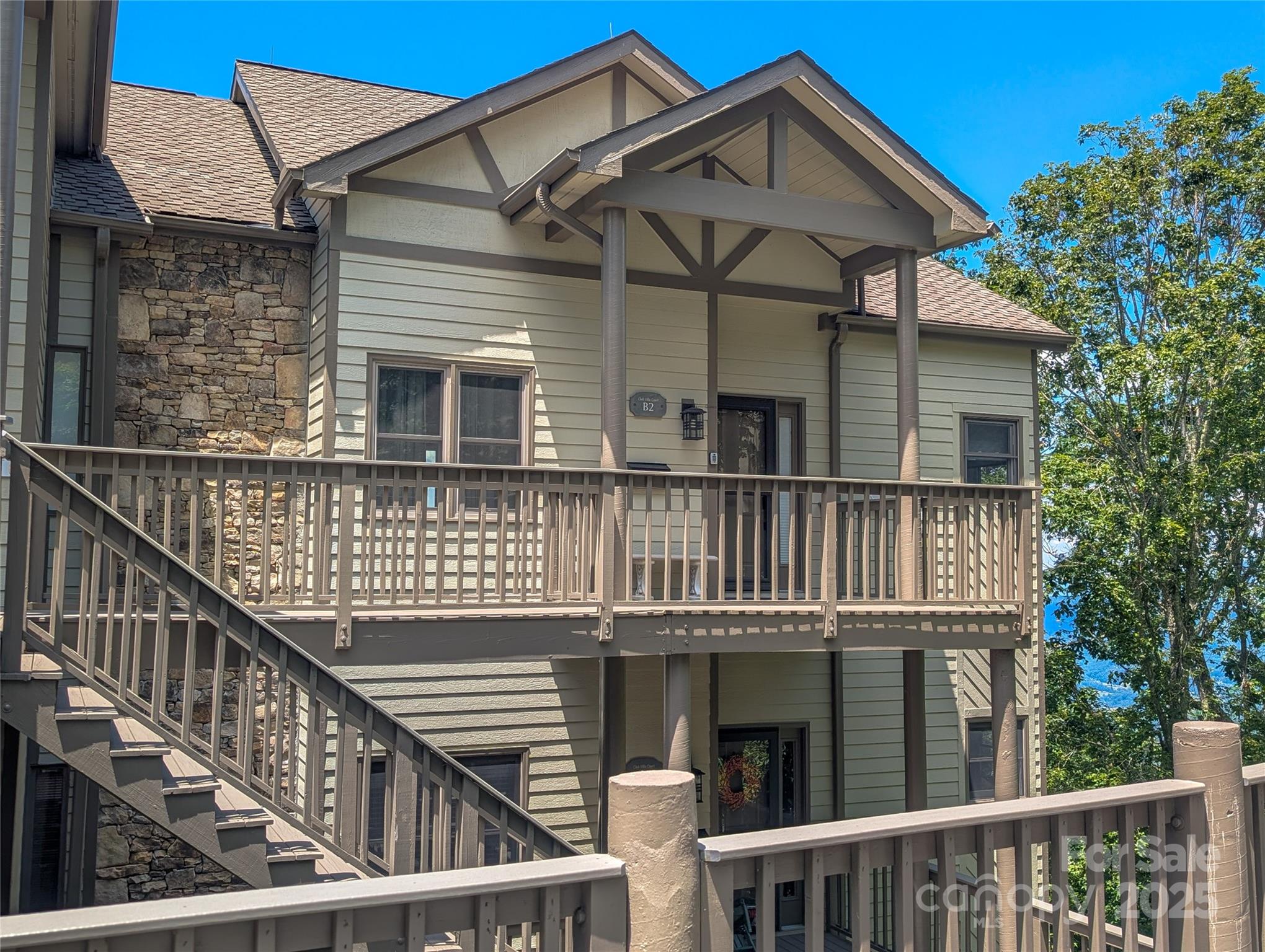 30 Club Villa Court B2