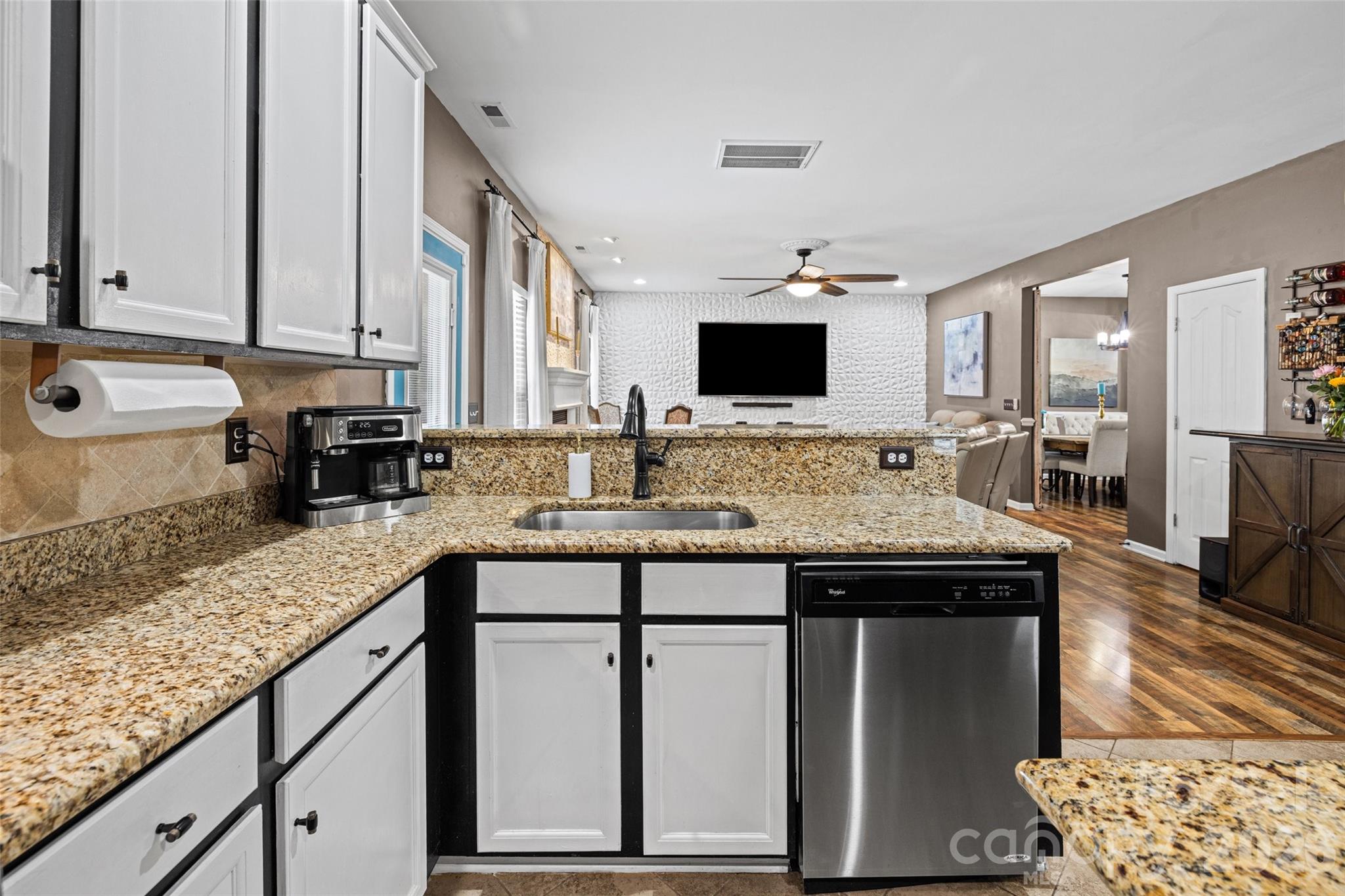 Sandy Pointe - Residential