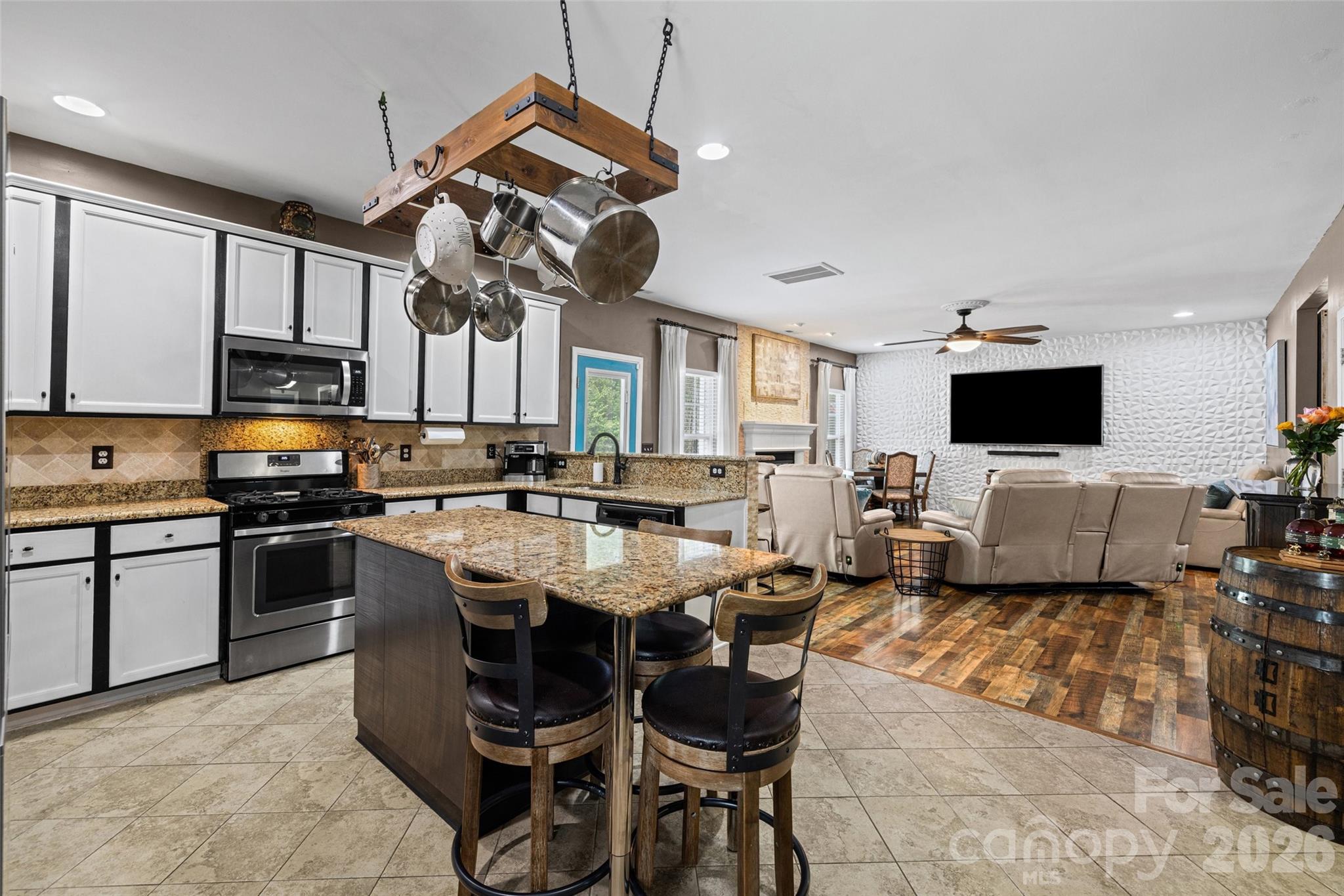 Sandy Pointe - Residential