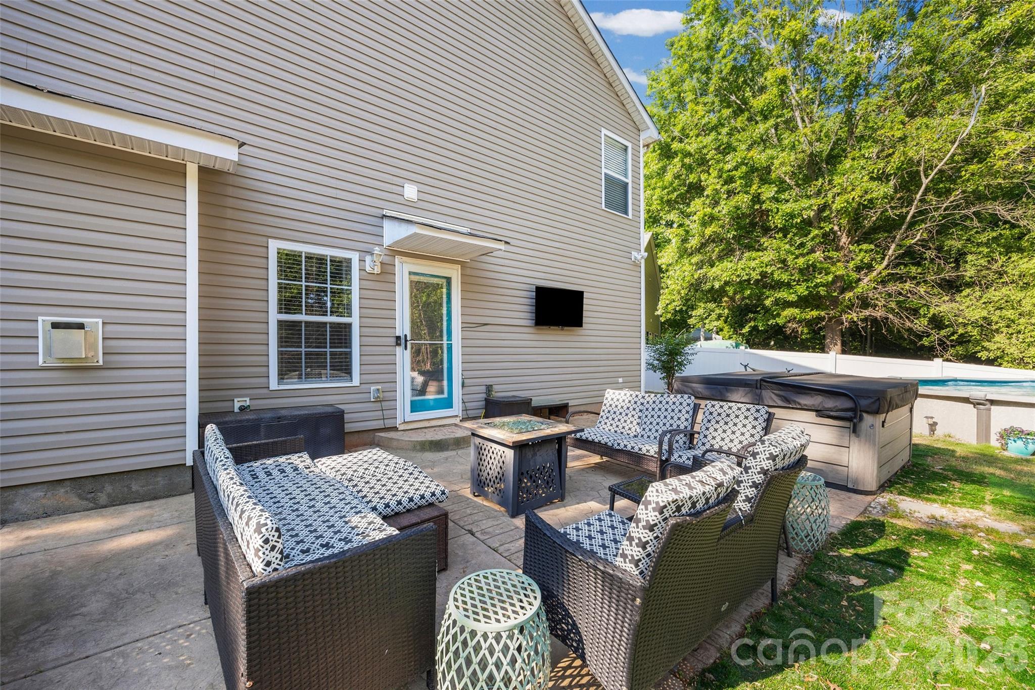 Sandy Pointe - Residential