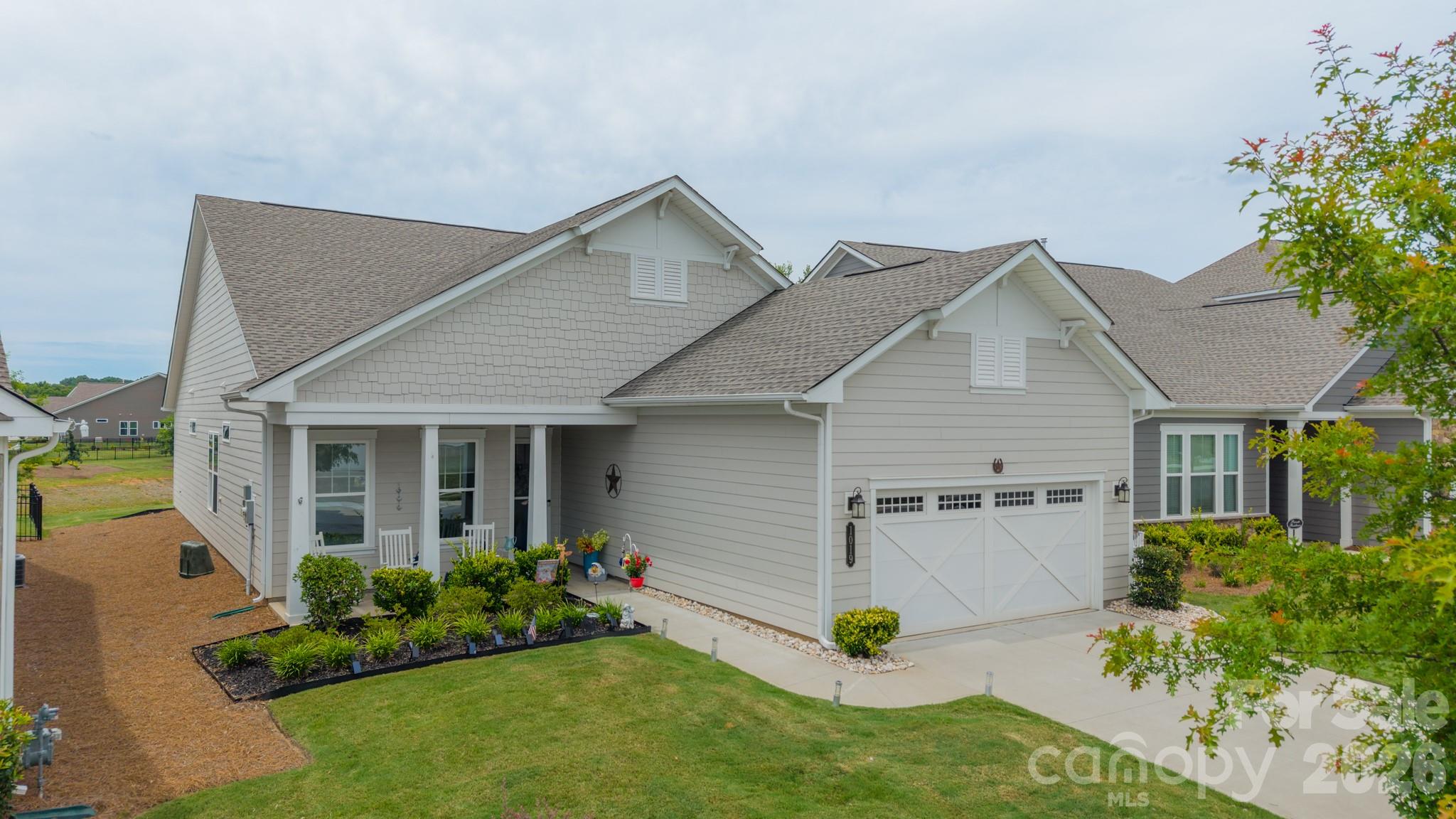 1019 Carlyle Lane