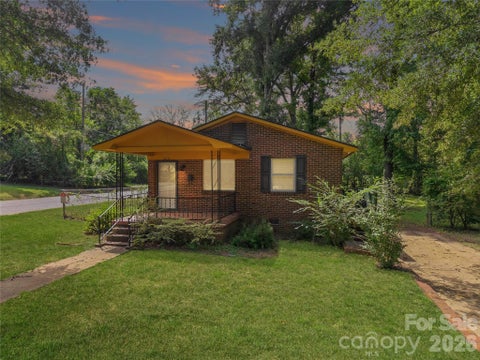 Photo of 305 Scoggins Street, Rock Hill, SC 29730 (MLS # 4418395)