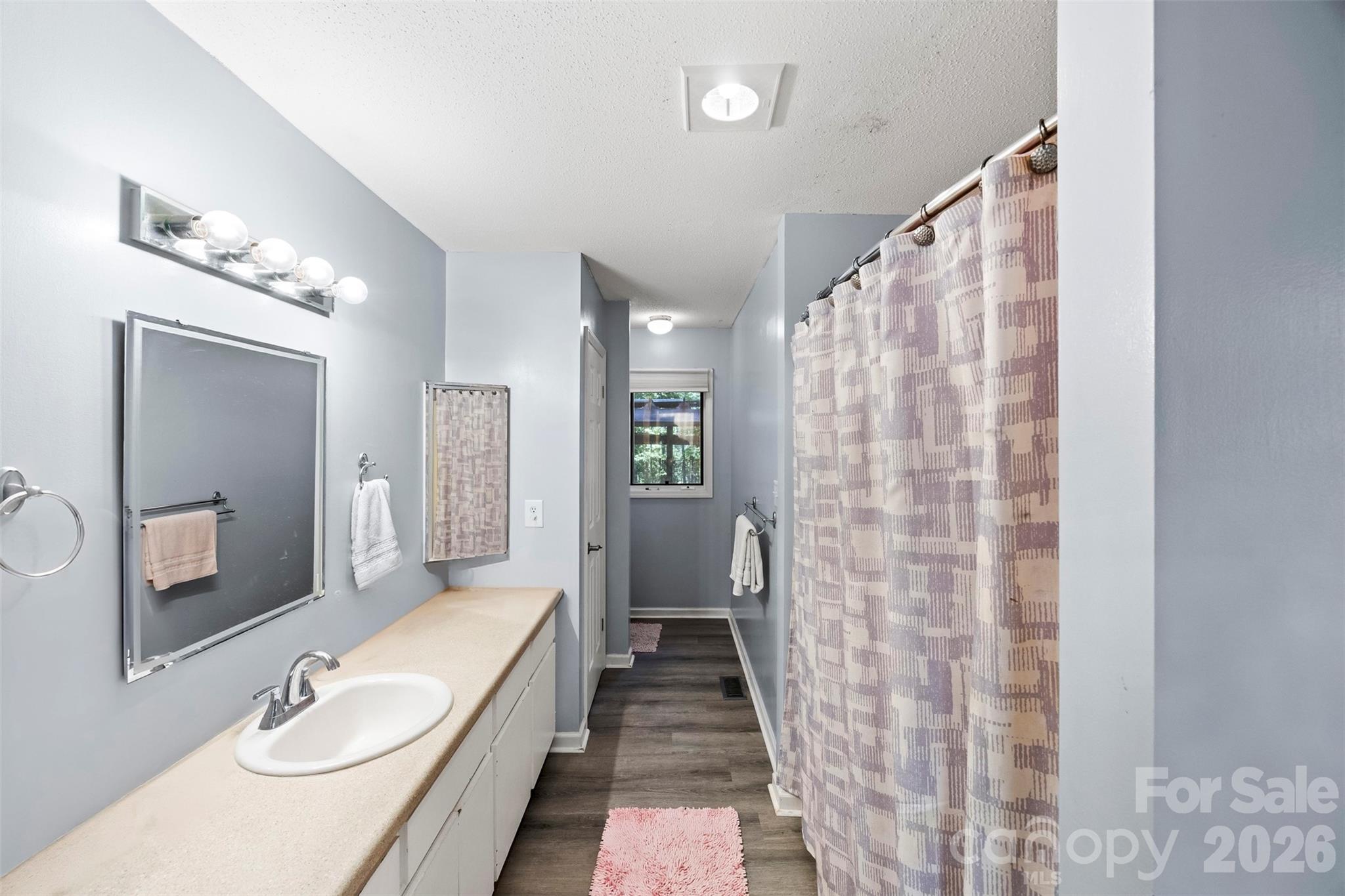 Chestnut Oaks - Residential