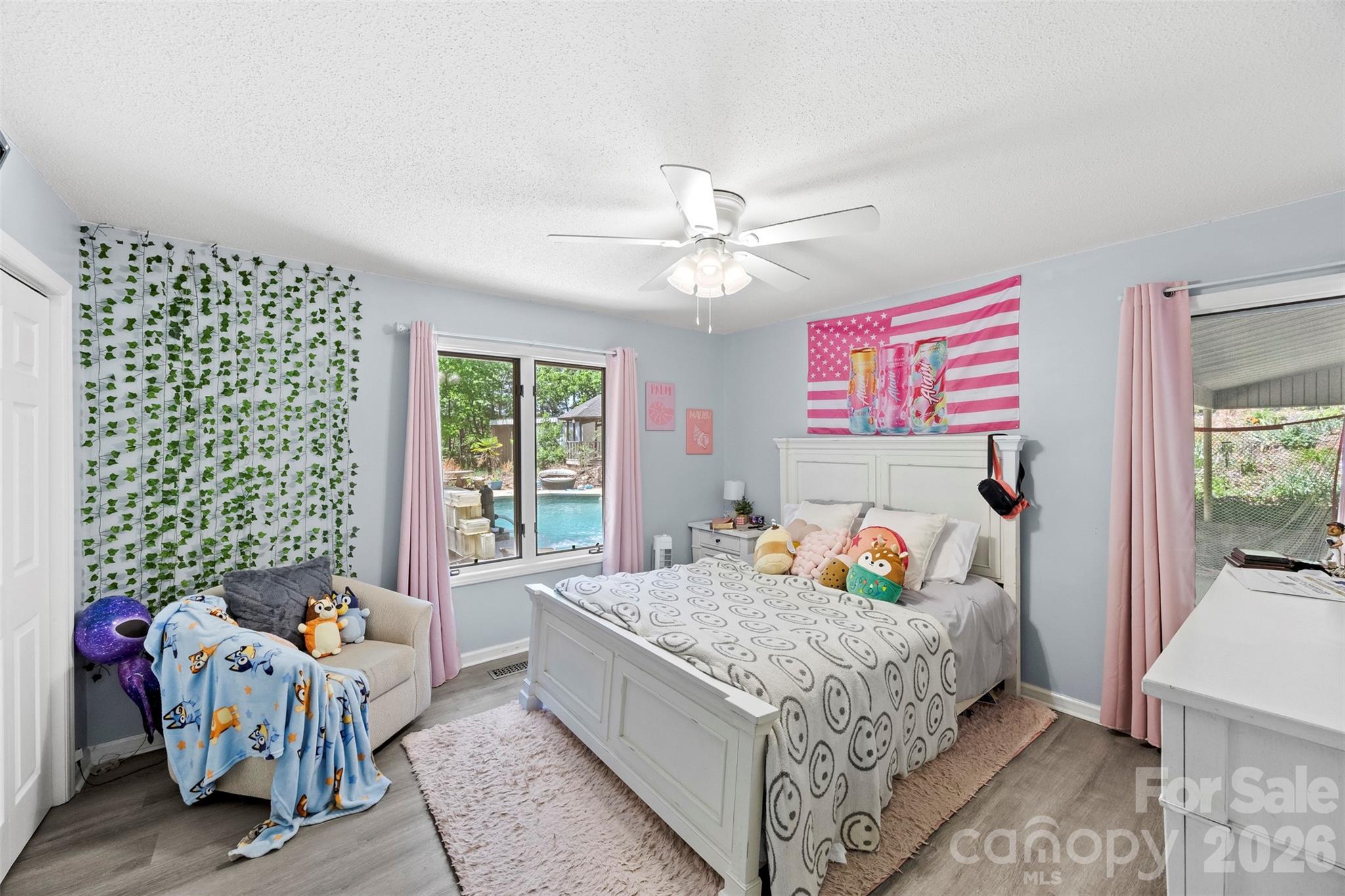 Chestnut Oaks - Residential