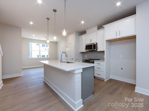 7008 Impulse Court Charlotte NC 28205