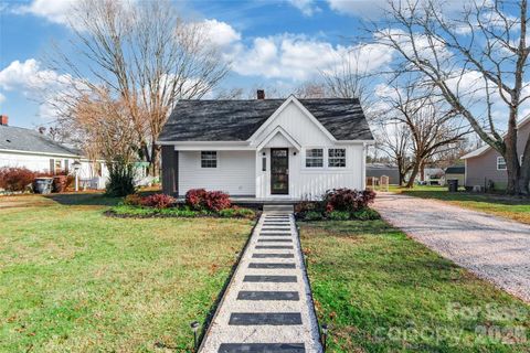 Photo of 1002 Laura Avenue, Kannapolis, NC 28083 (MLS # 4388533)