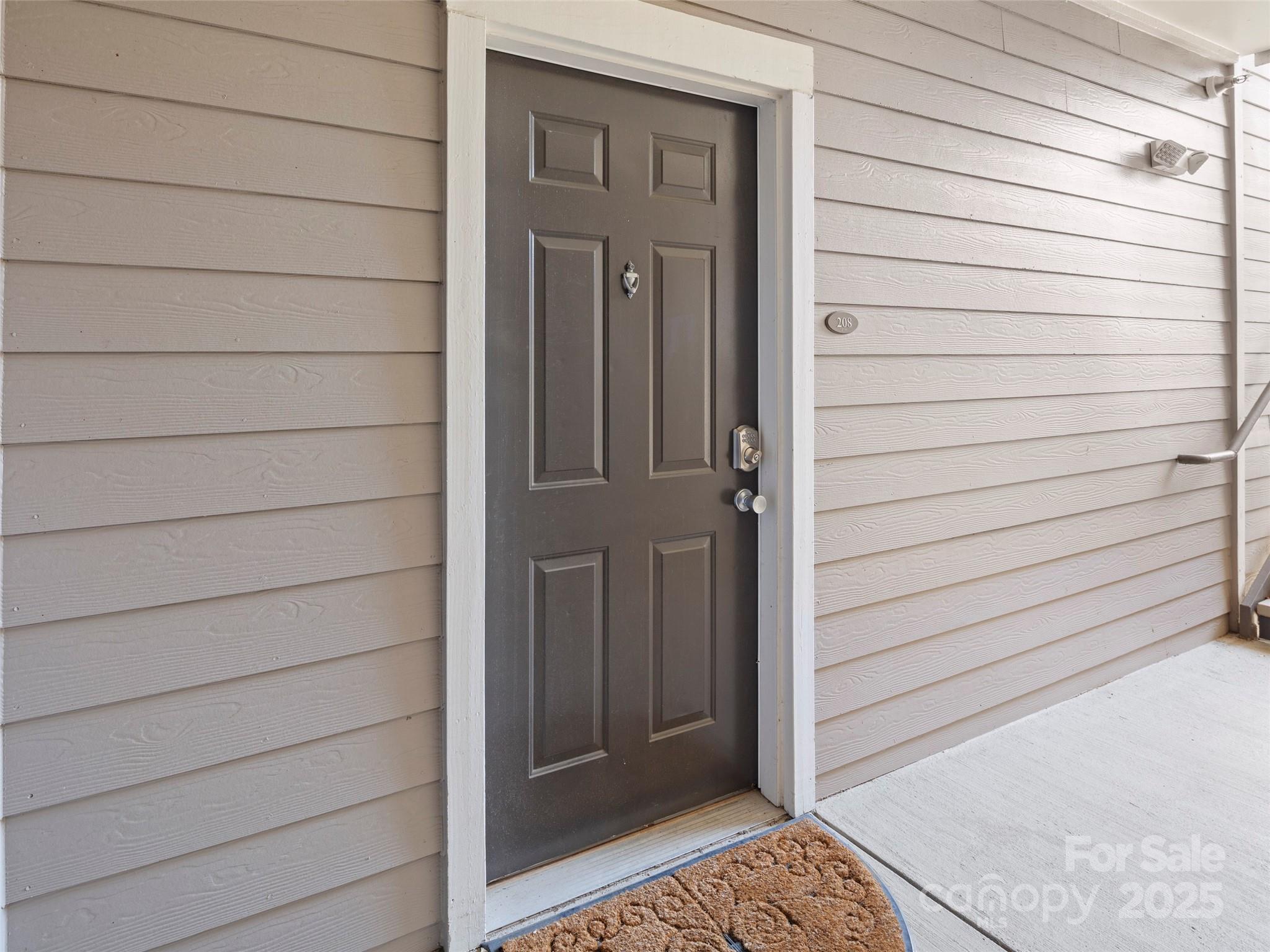 900 Vista Lake Drive 208