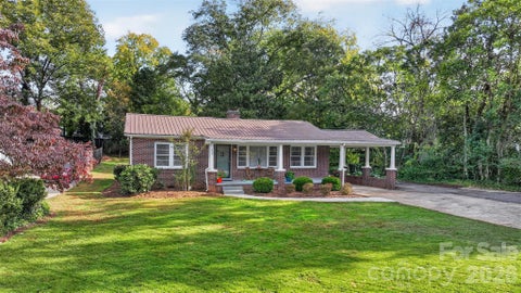 400 7th Avenue Place NW Hickory NC 28601