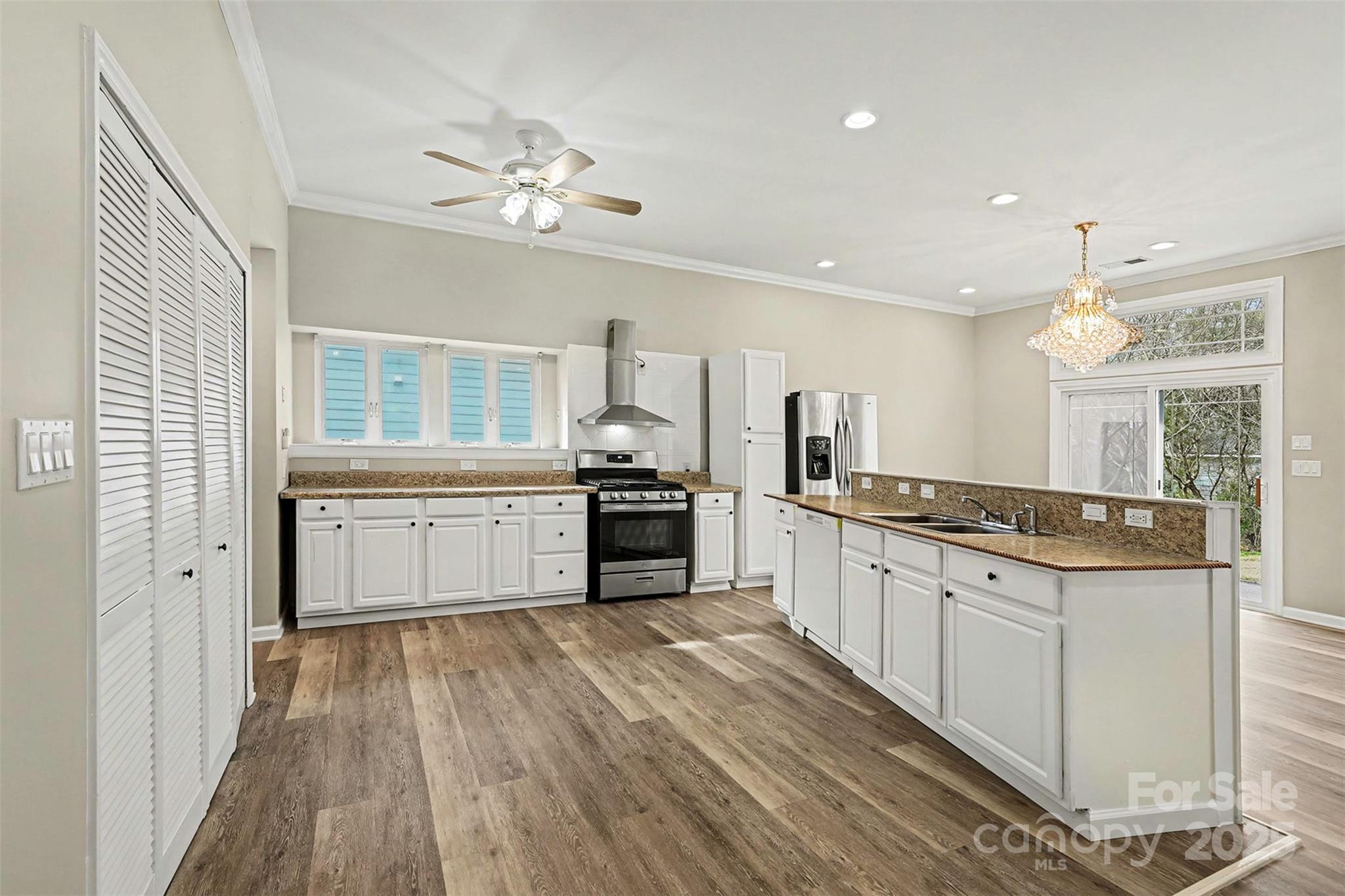 12145 Landing Green Drive