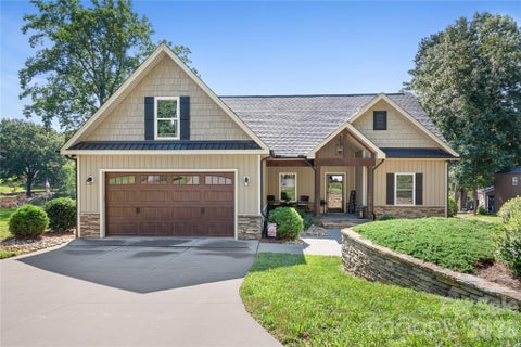 Photo of 3931 Reid Circle, Sherrills Ford, NC 28673 (MLS # 4412399)