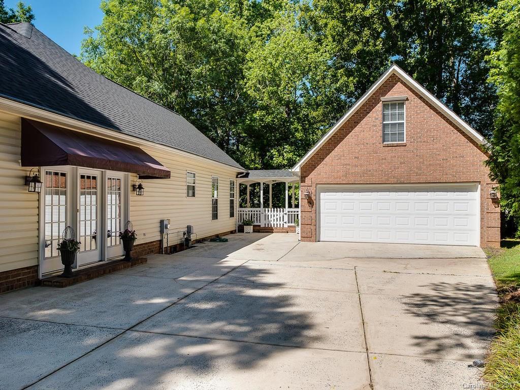 Hampton Oaks - Residential