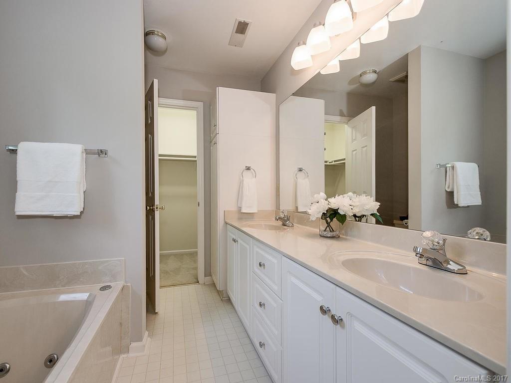 Hampton Oaks - Residential