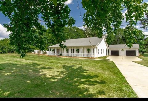 9552 Brief Road Charlotte NC 28227