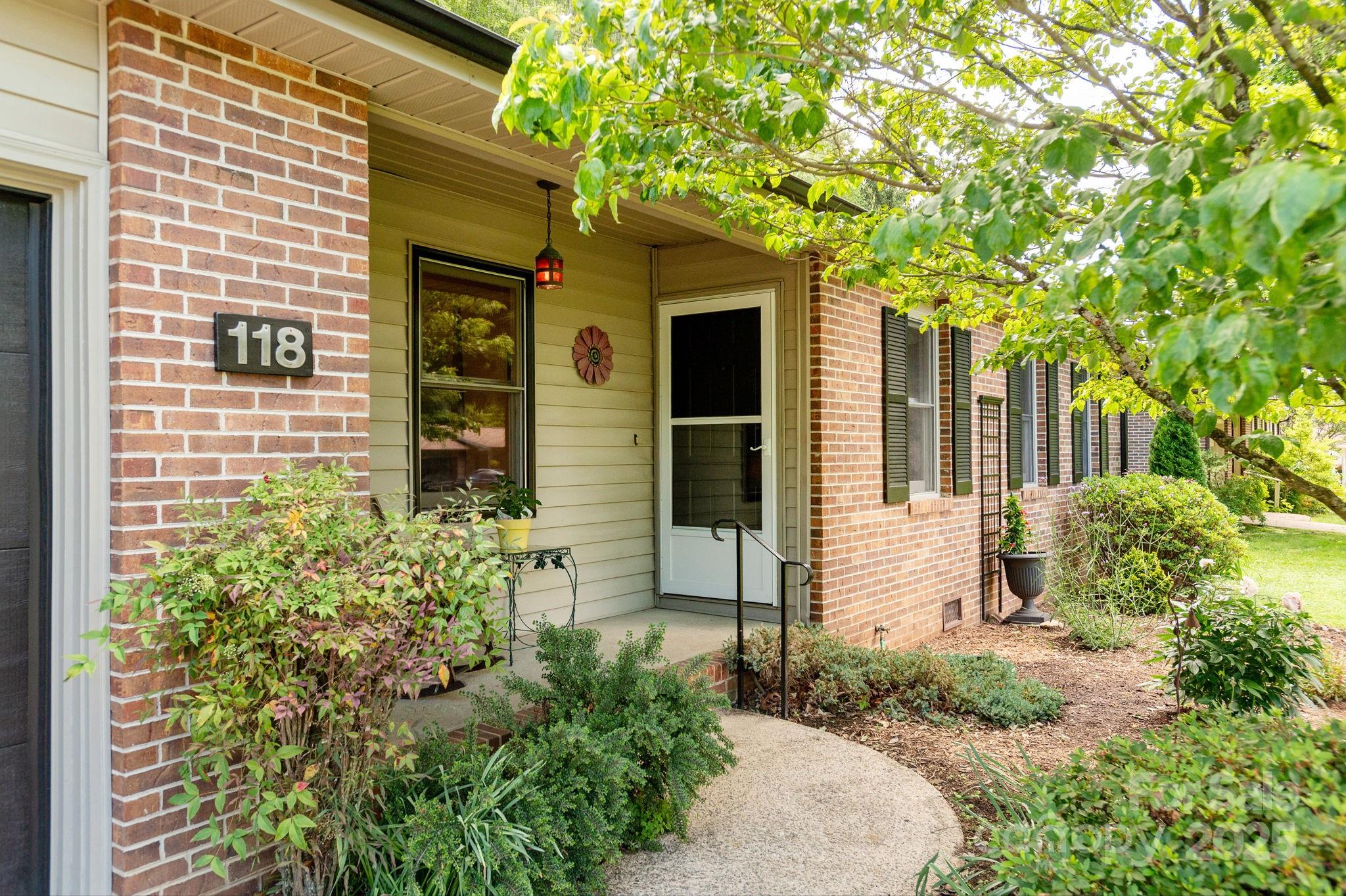 118 Resada Drive