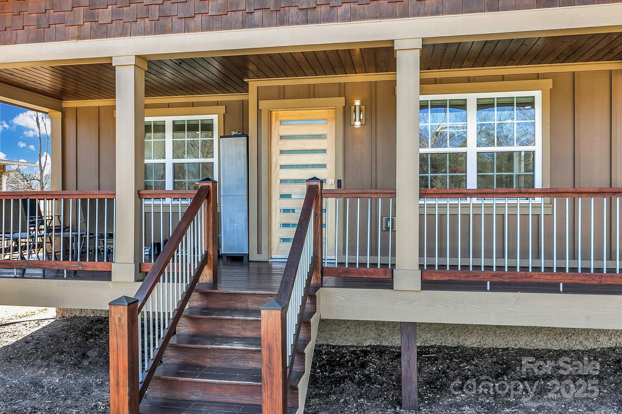 215 E Oakview Road