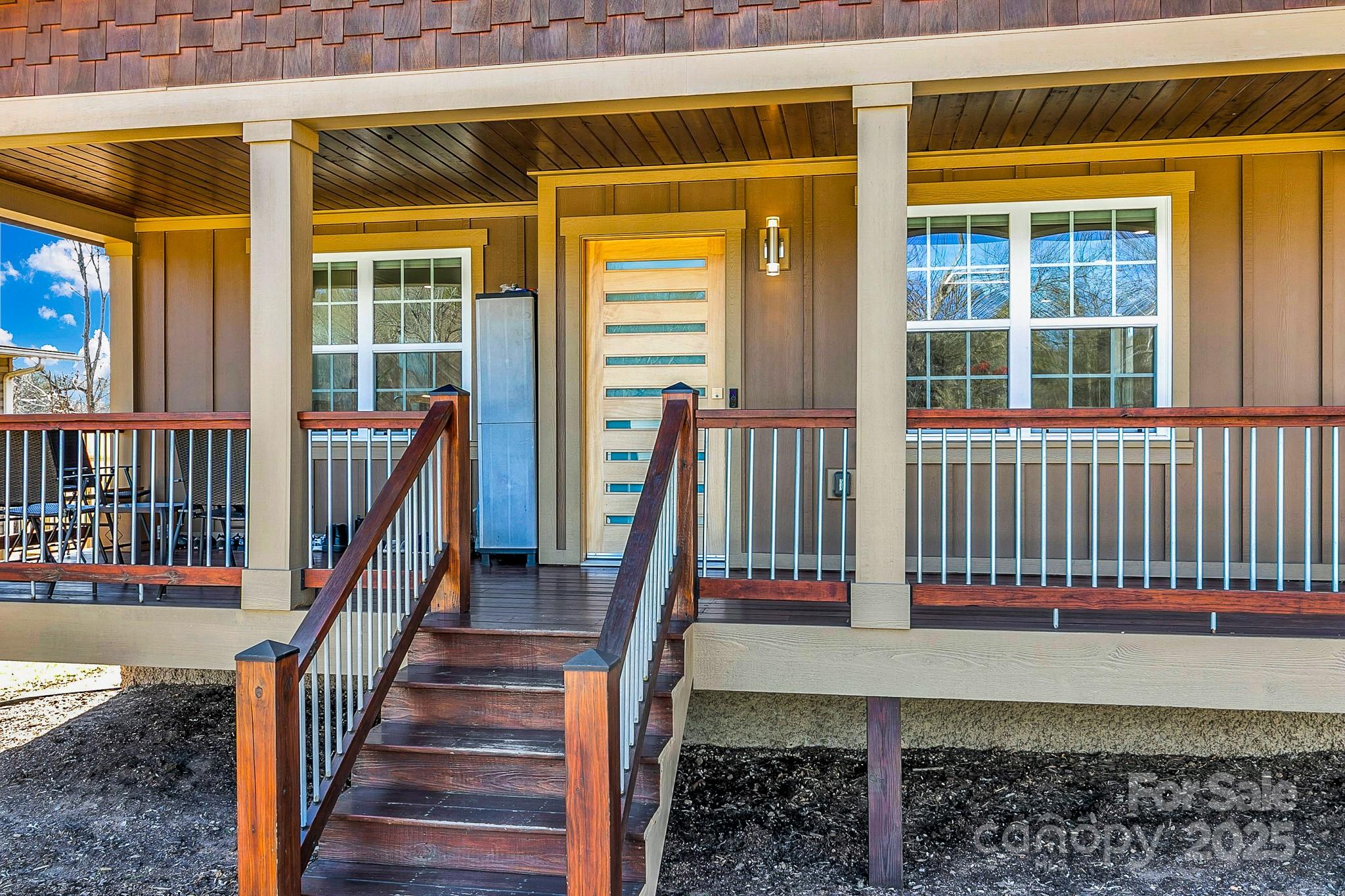 215 E Oakview Road
