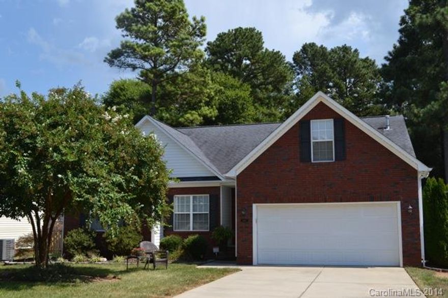 Wonderful ranch style home located in The Crossing!  Spacious great room, large eat-in kitchen, and dining room! Master bedroom offers tray ceiling and walk-in closet. Home has 2 additional bedrooms, 2 full baths, and laundry closet.  Fenced back yard with deck space for entertaining.  Convenient to Schools, restaurants, and shopping!