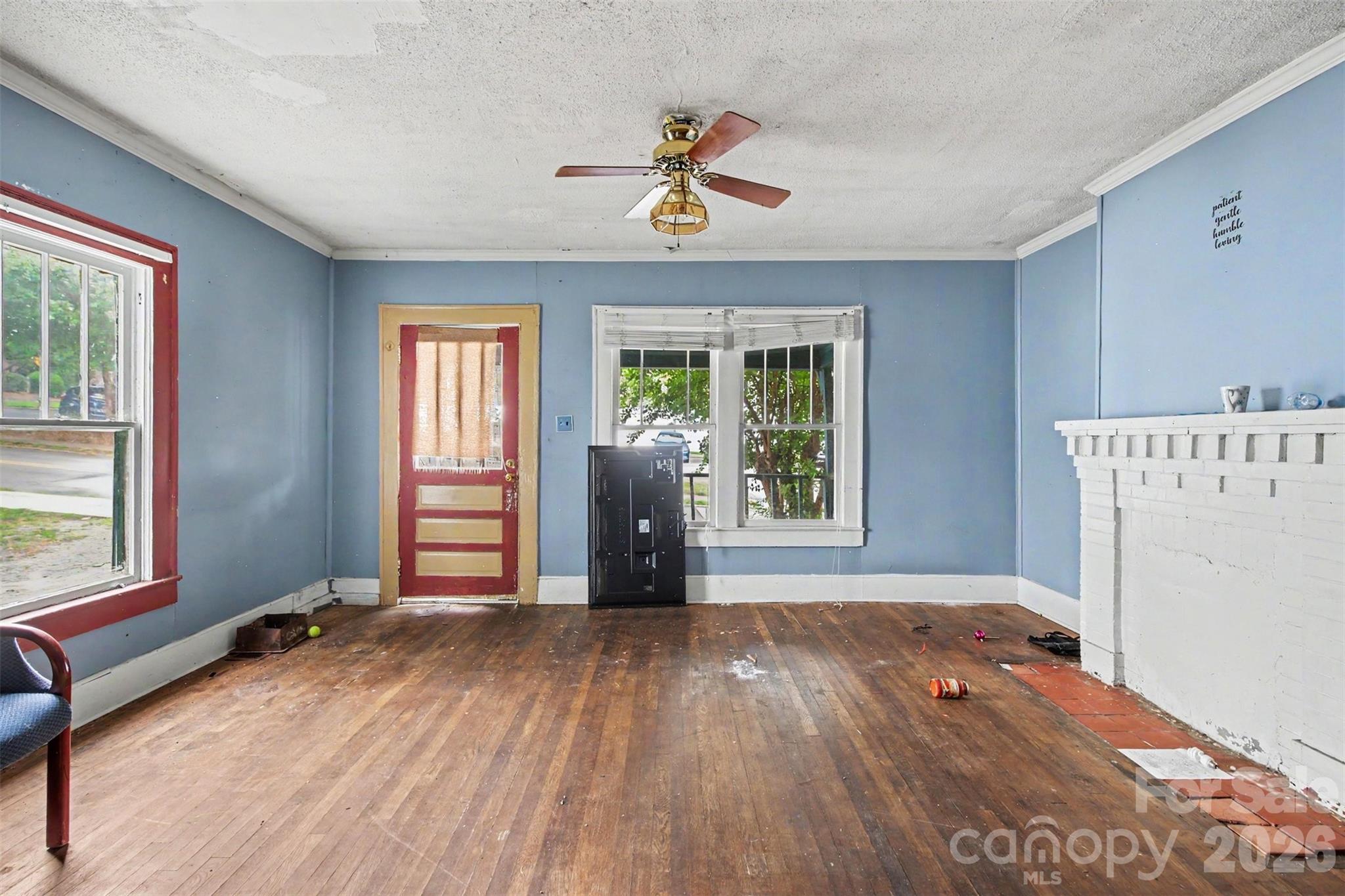 509 W 1st Street