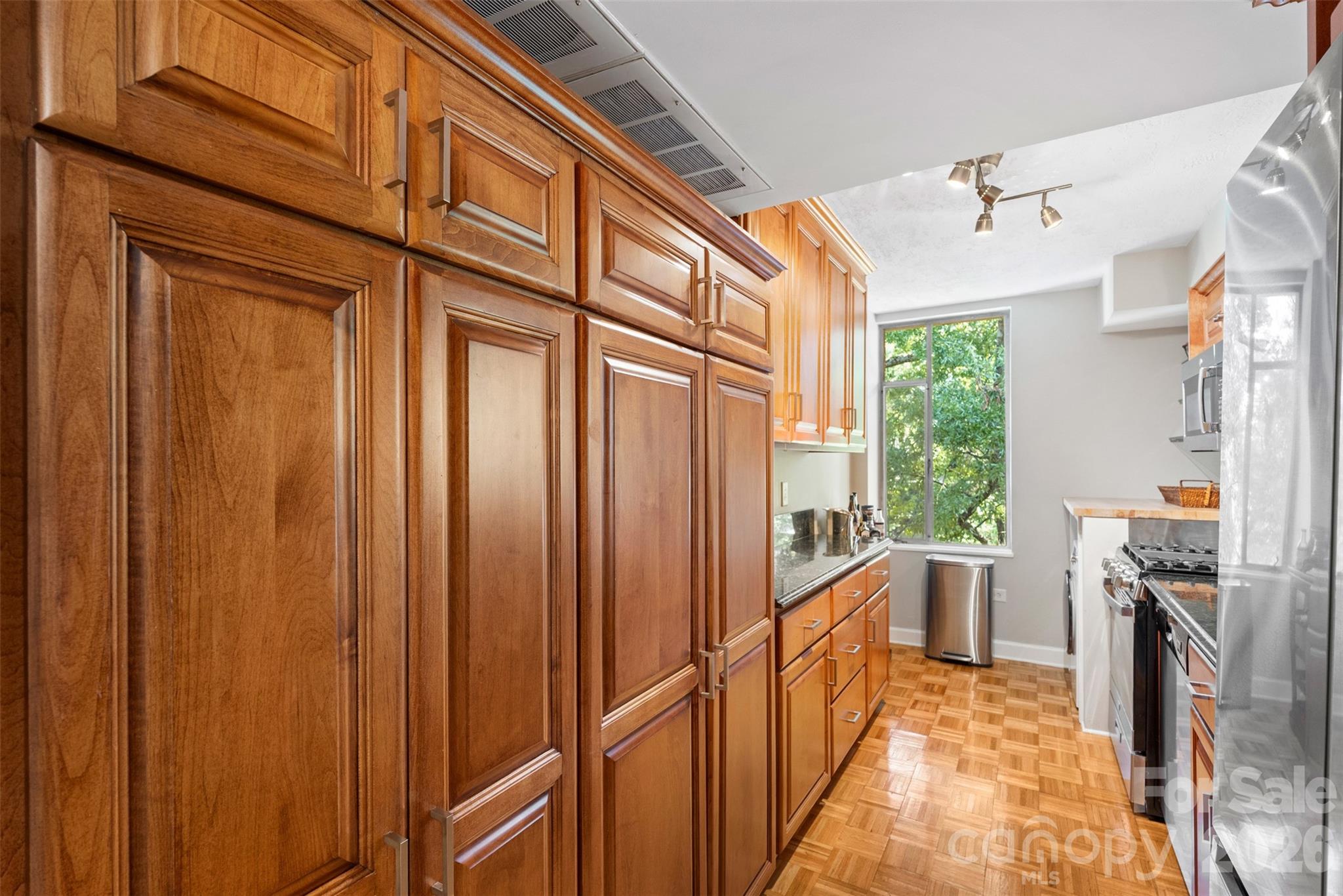 Queens Towers - Residential