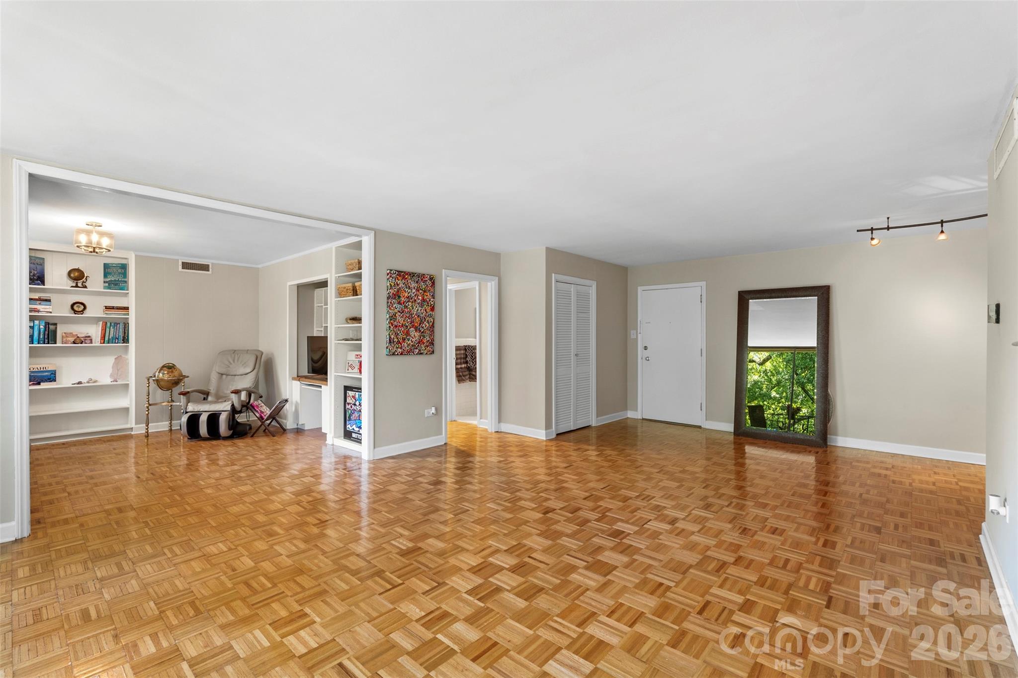 Queens Towers - Residential