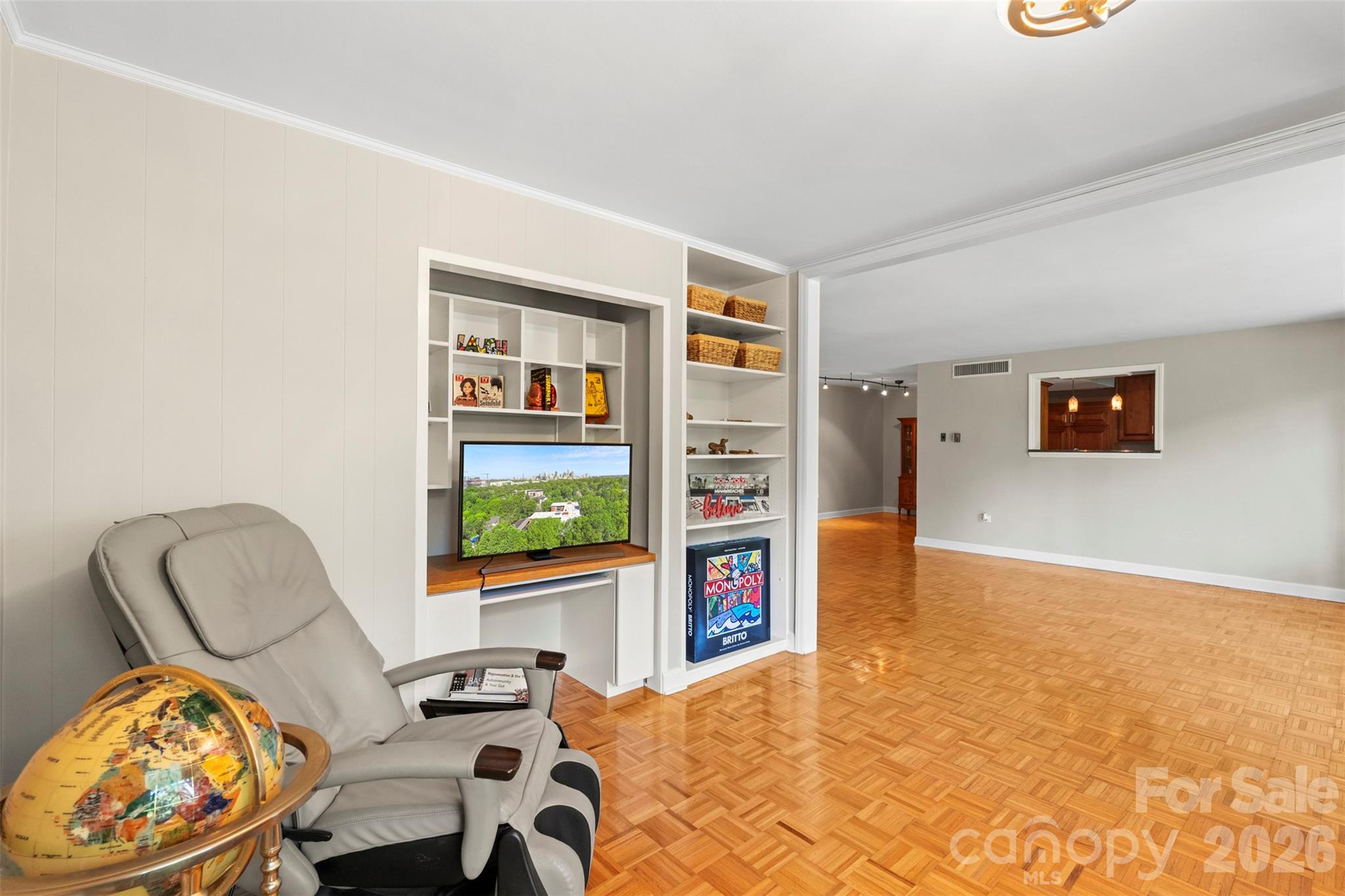 Queens Towers - Residential