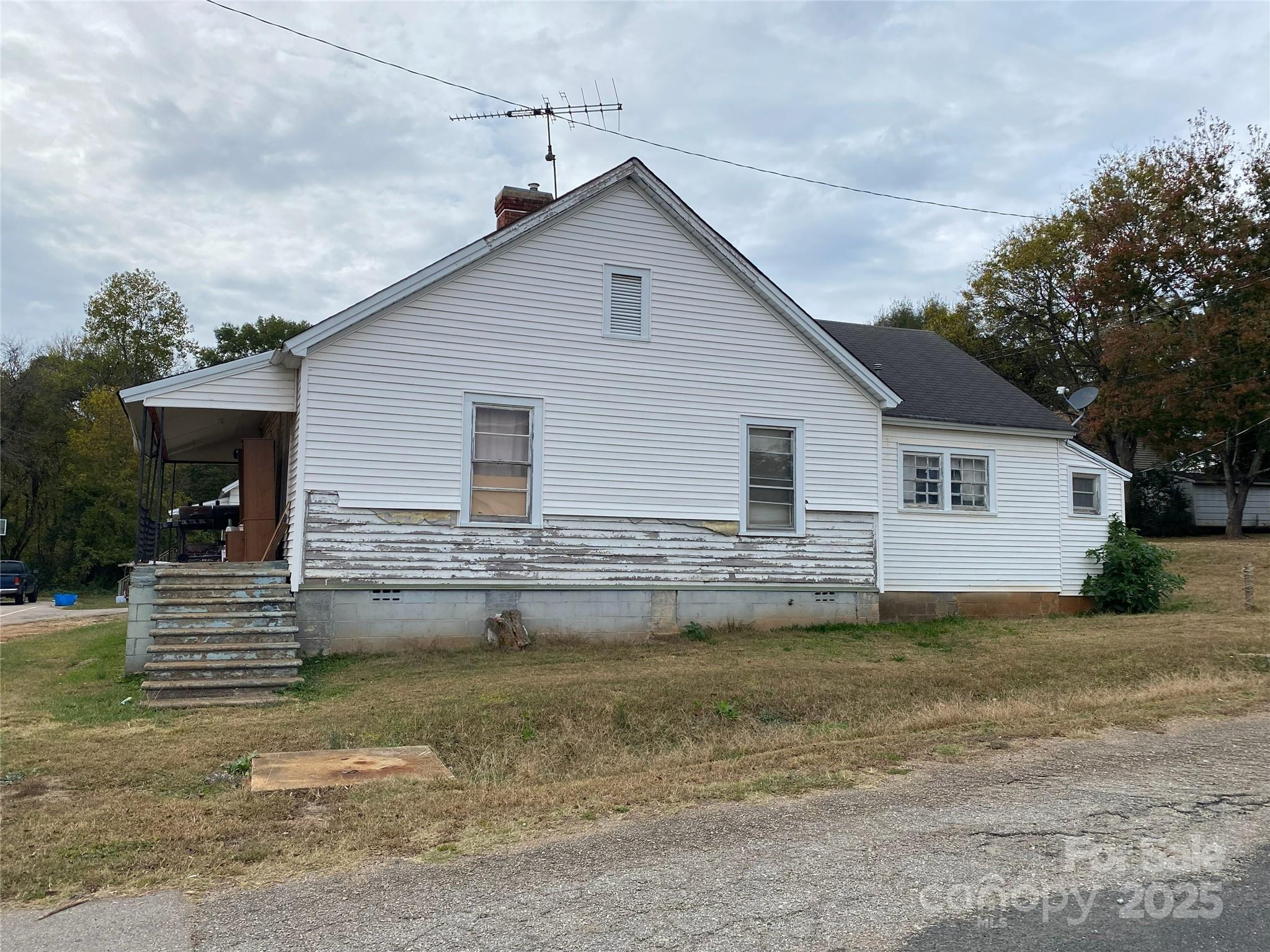 318 S 6th Street