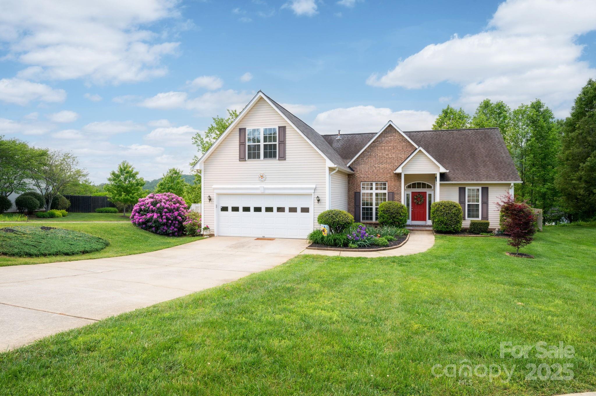 102 W Farm Creek Drive