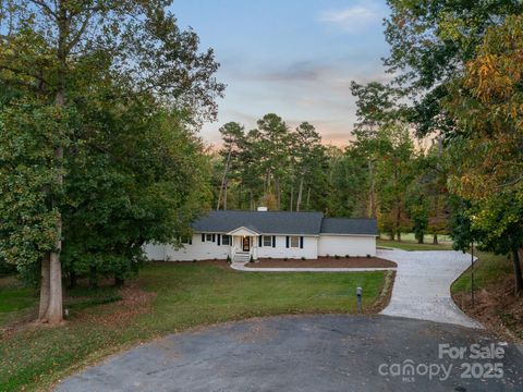 104 Shawnee Circle Lexington NC 27295